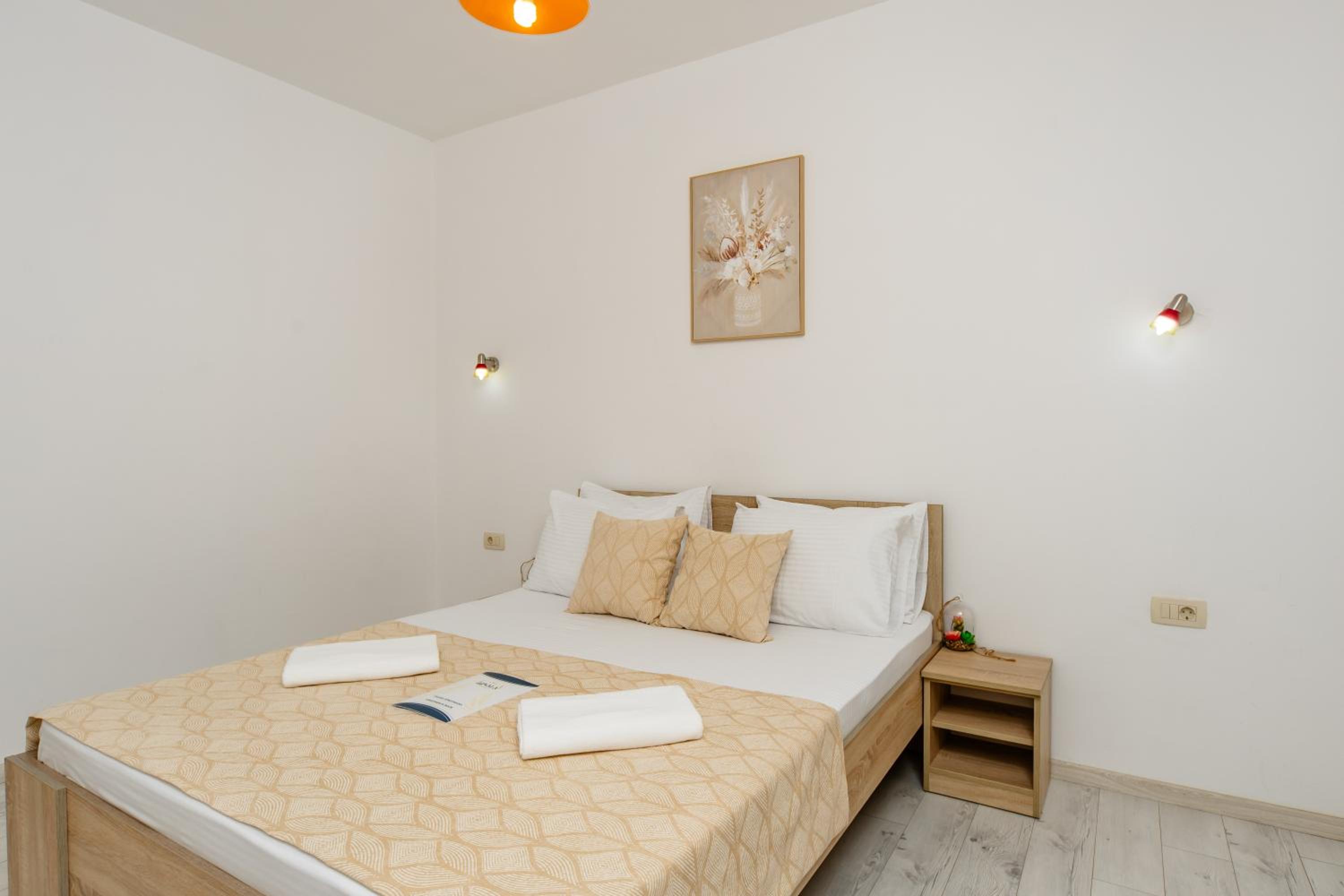  One-Bedroom Apartment with Balcony - Photo 27