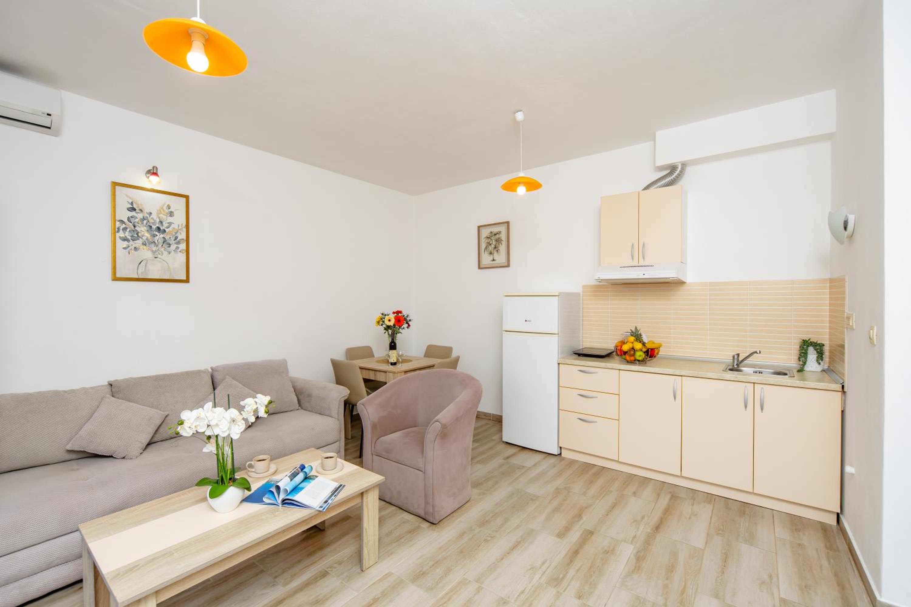  One-Bedroom Apartment with Balcony - Photo 24