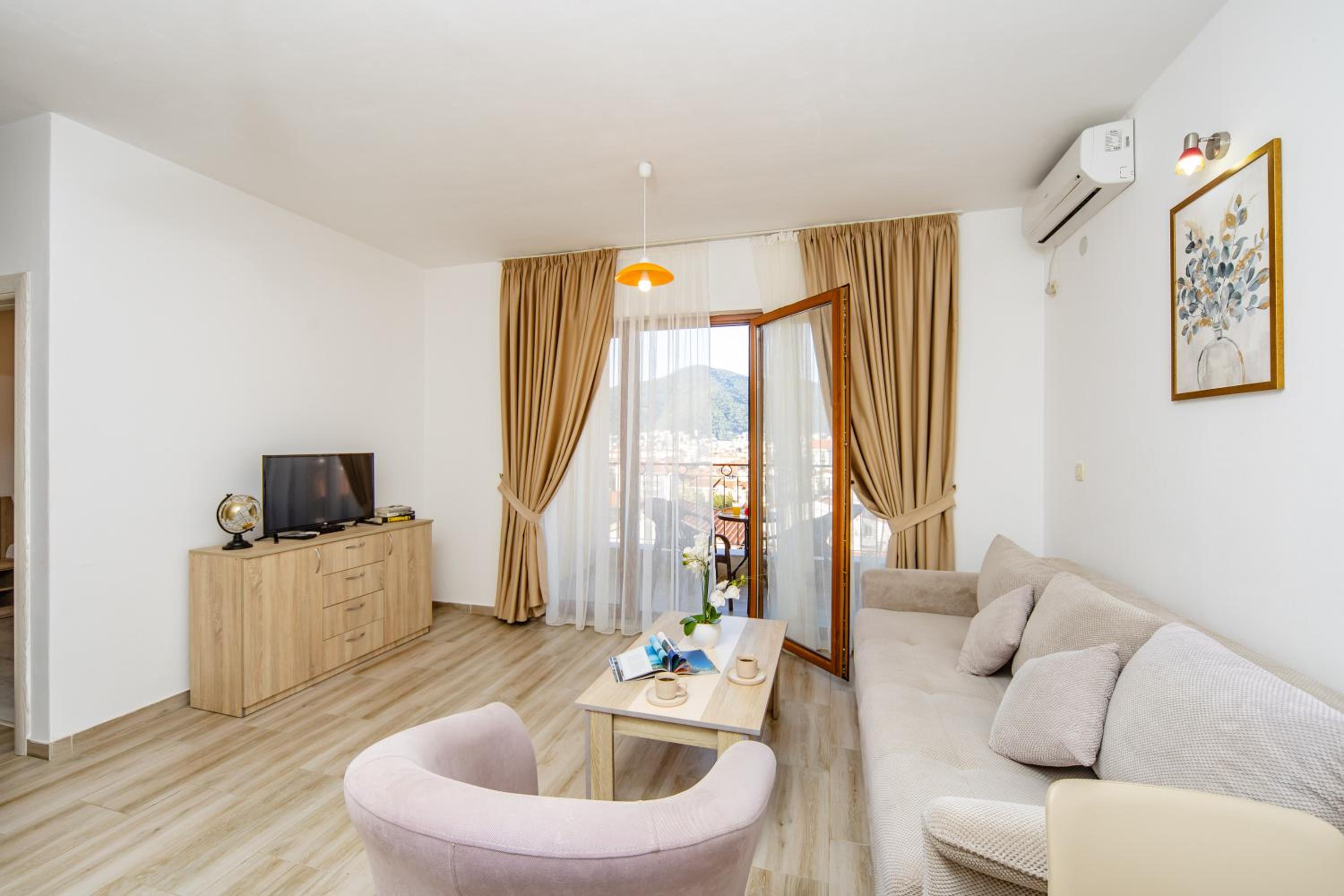  One-Bedroom Apartment with Balcony - Photo 25