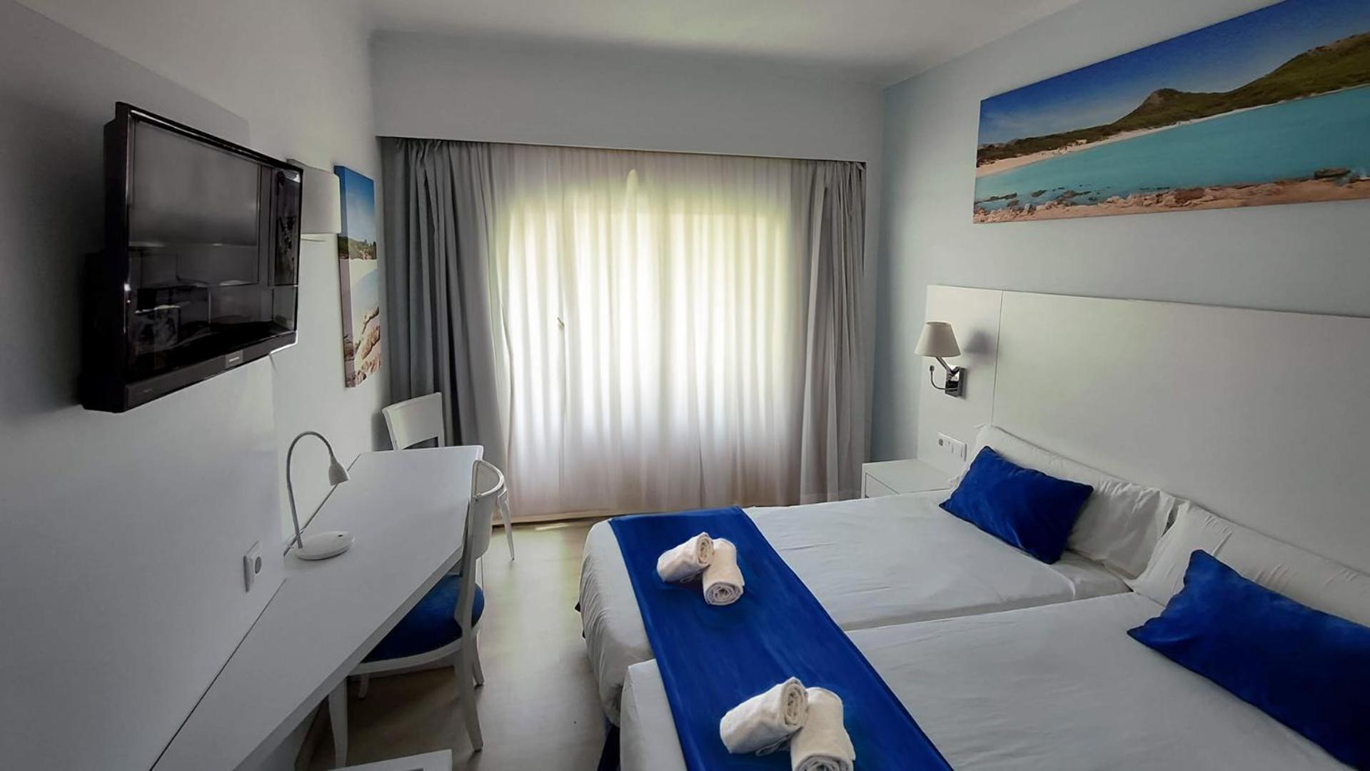 Twin Room - Photo 3