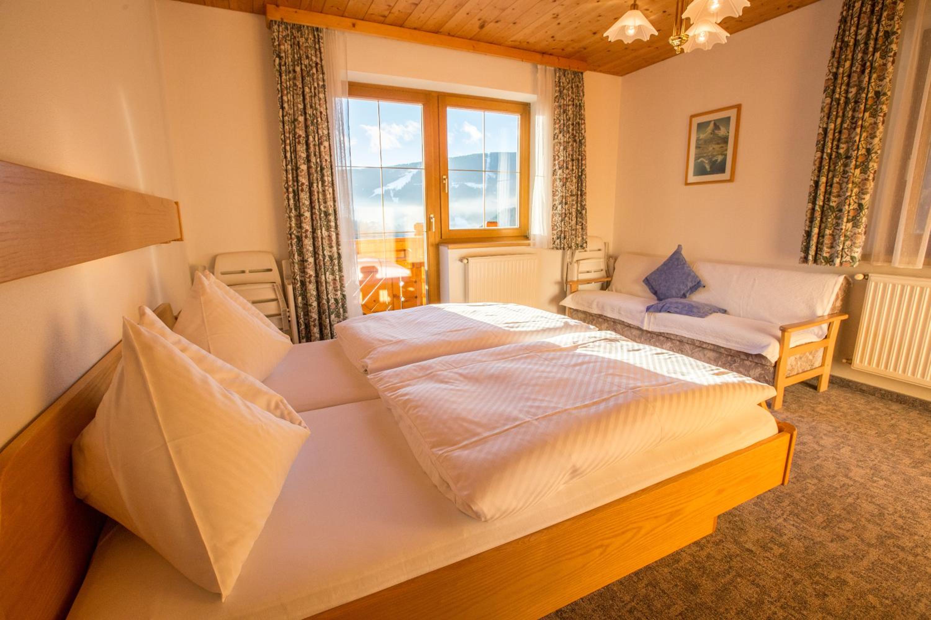 Two-Bedroom Apartment (2-3 Adults) with Balcony photo 2