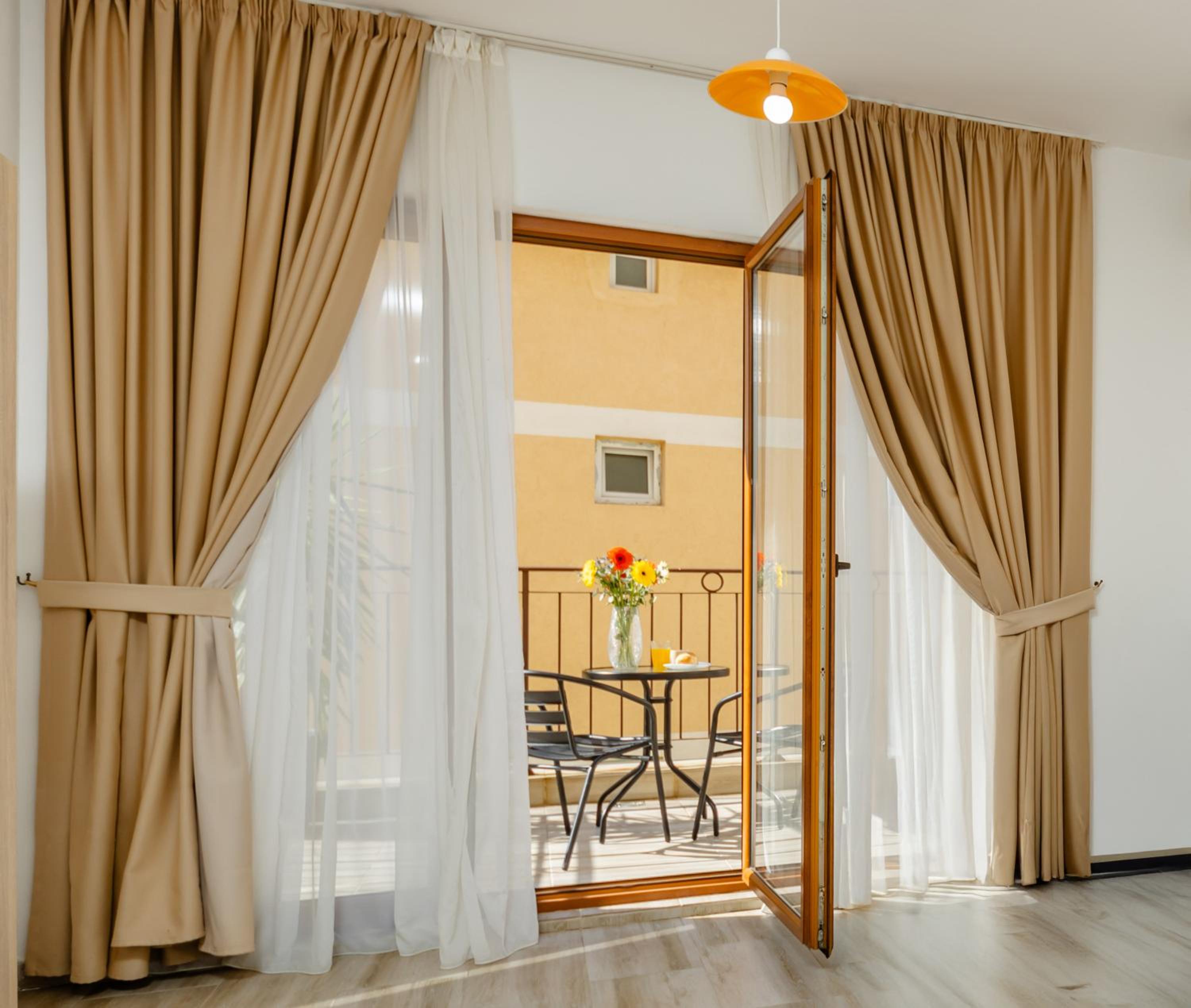  One-Bedroom Apartment with Balcony - Photo 12