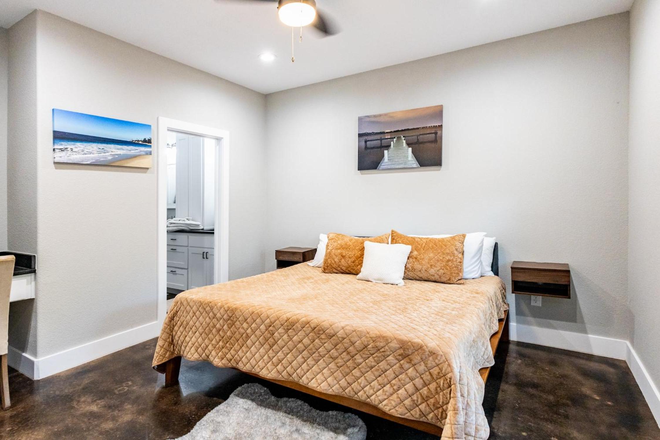 Three-Bedroom House photo 3