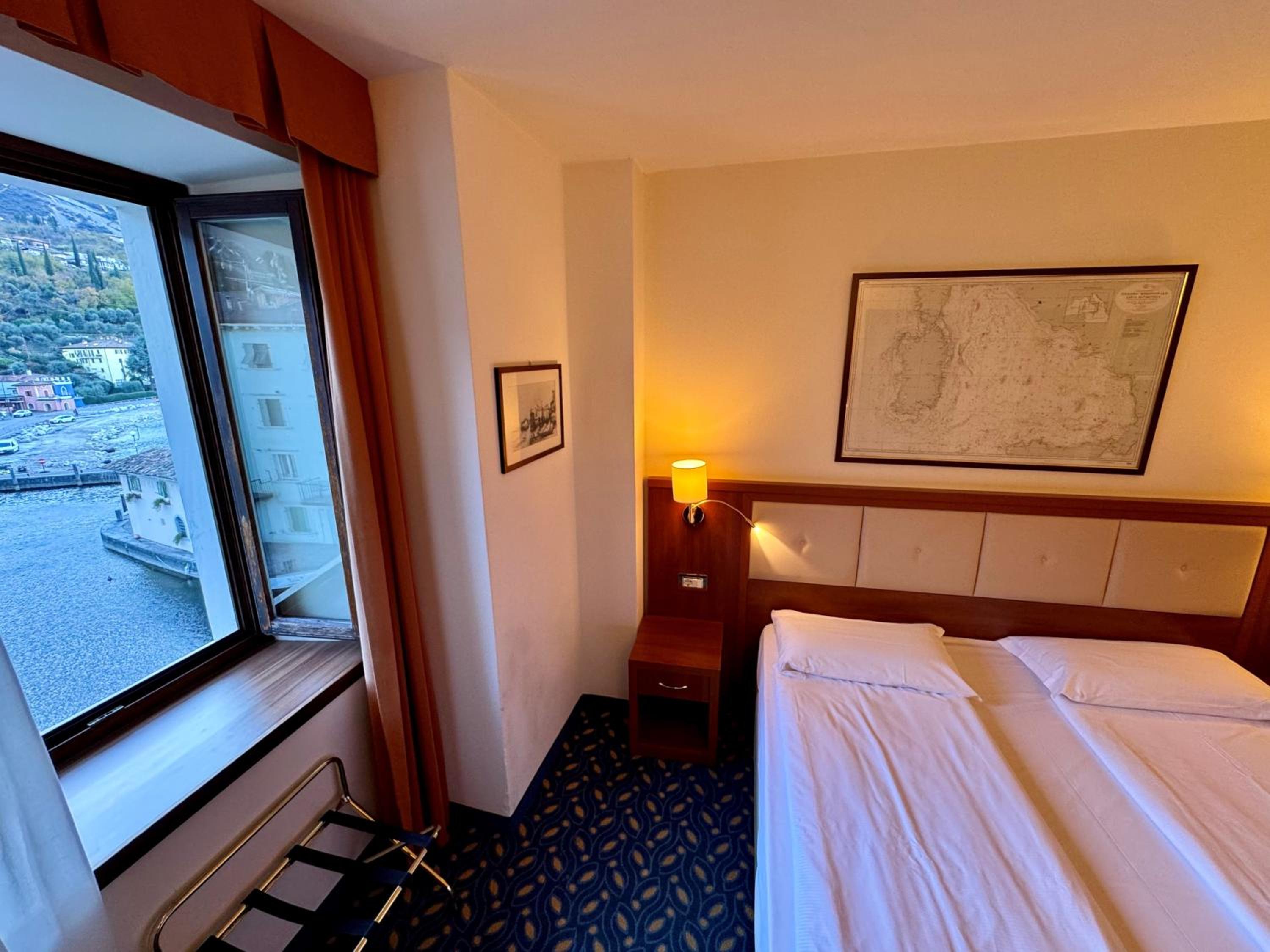 Double or Twin Room with Harbor View - Photo 14