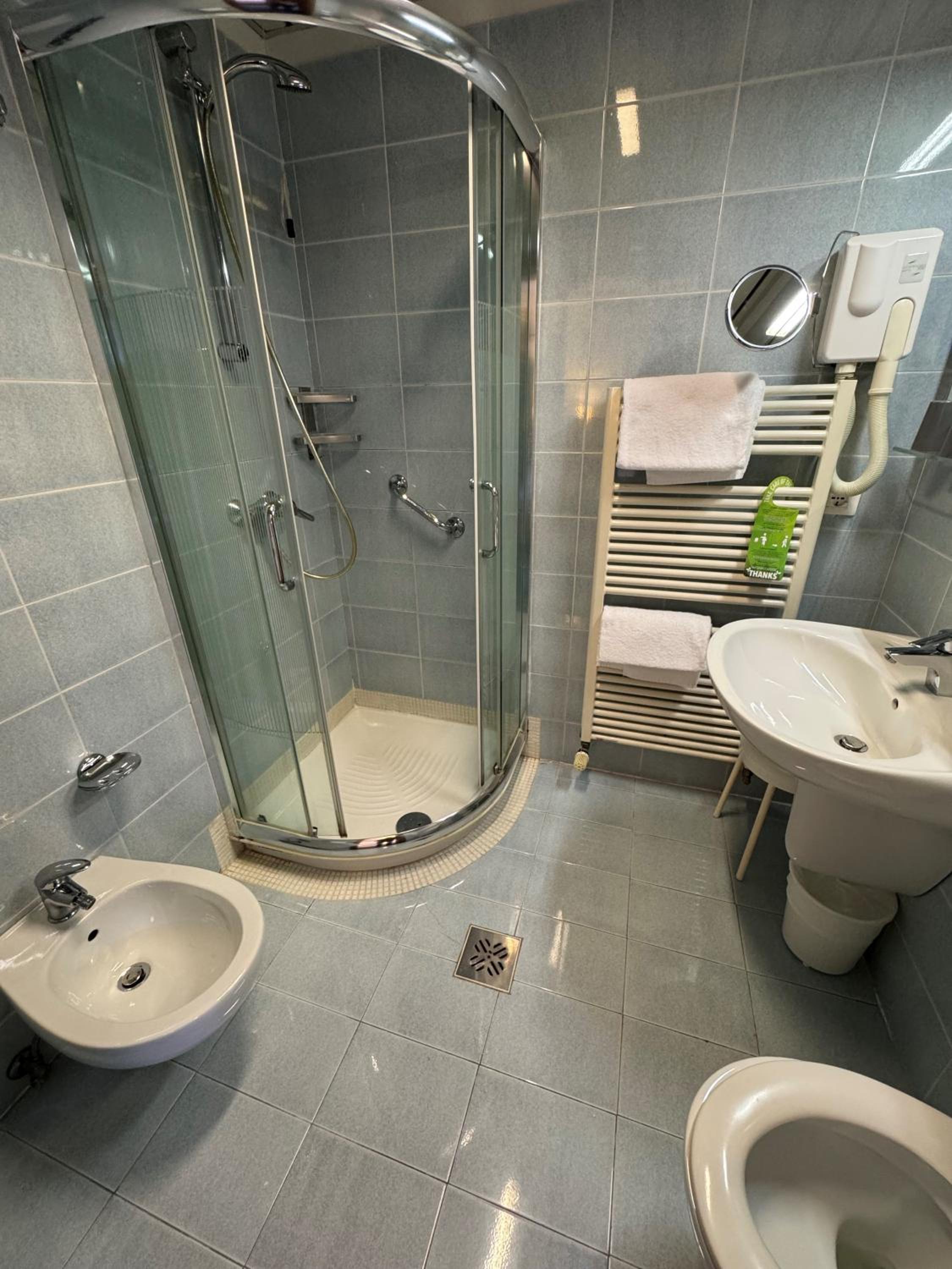 Triple Room - Photo 12