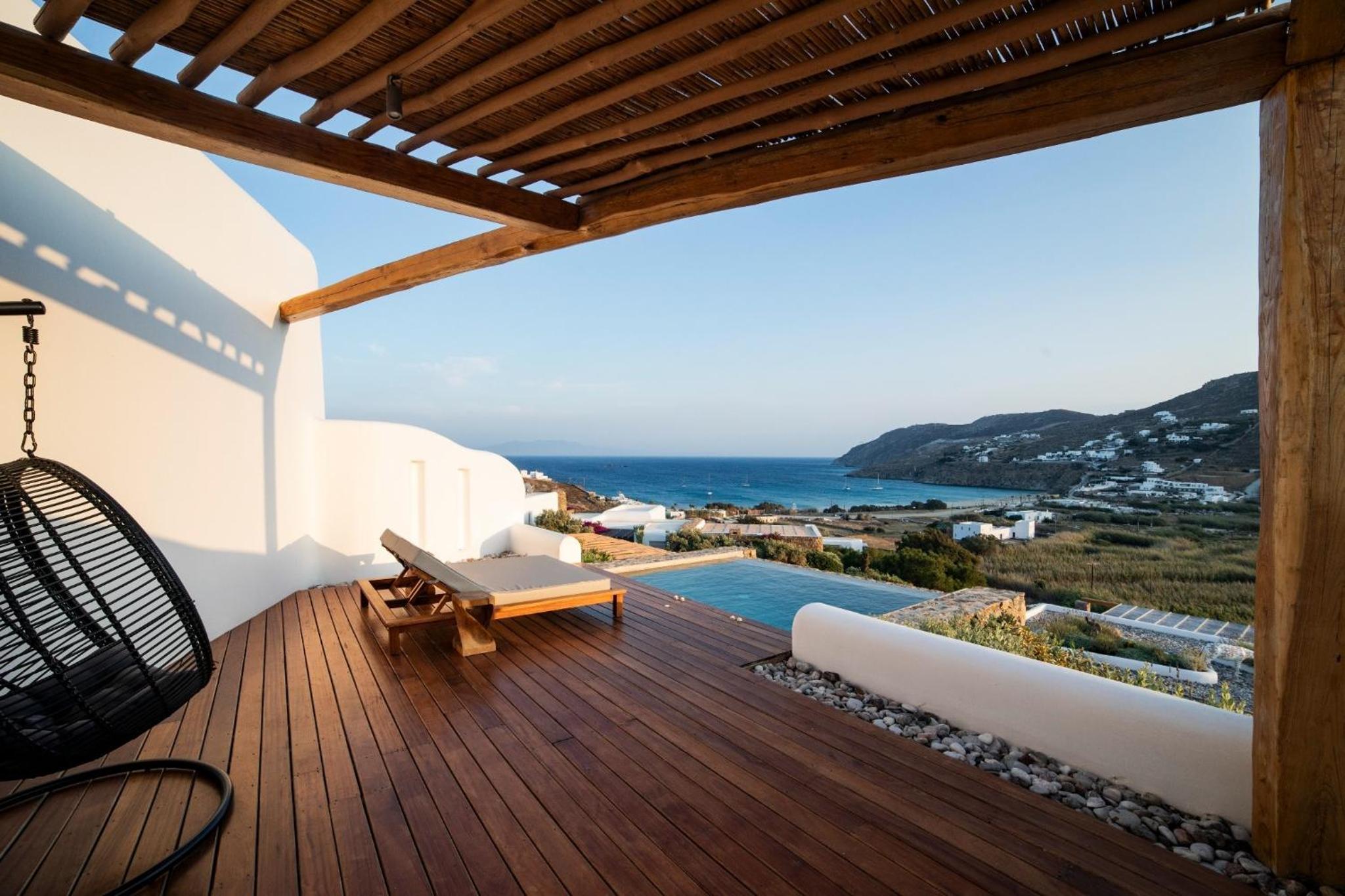Executive Suite with Private Pool & Sea View - Photo 3
