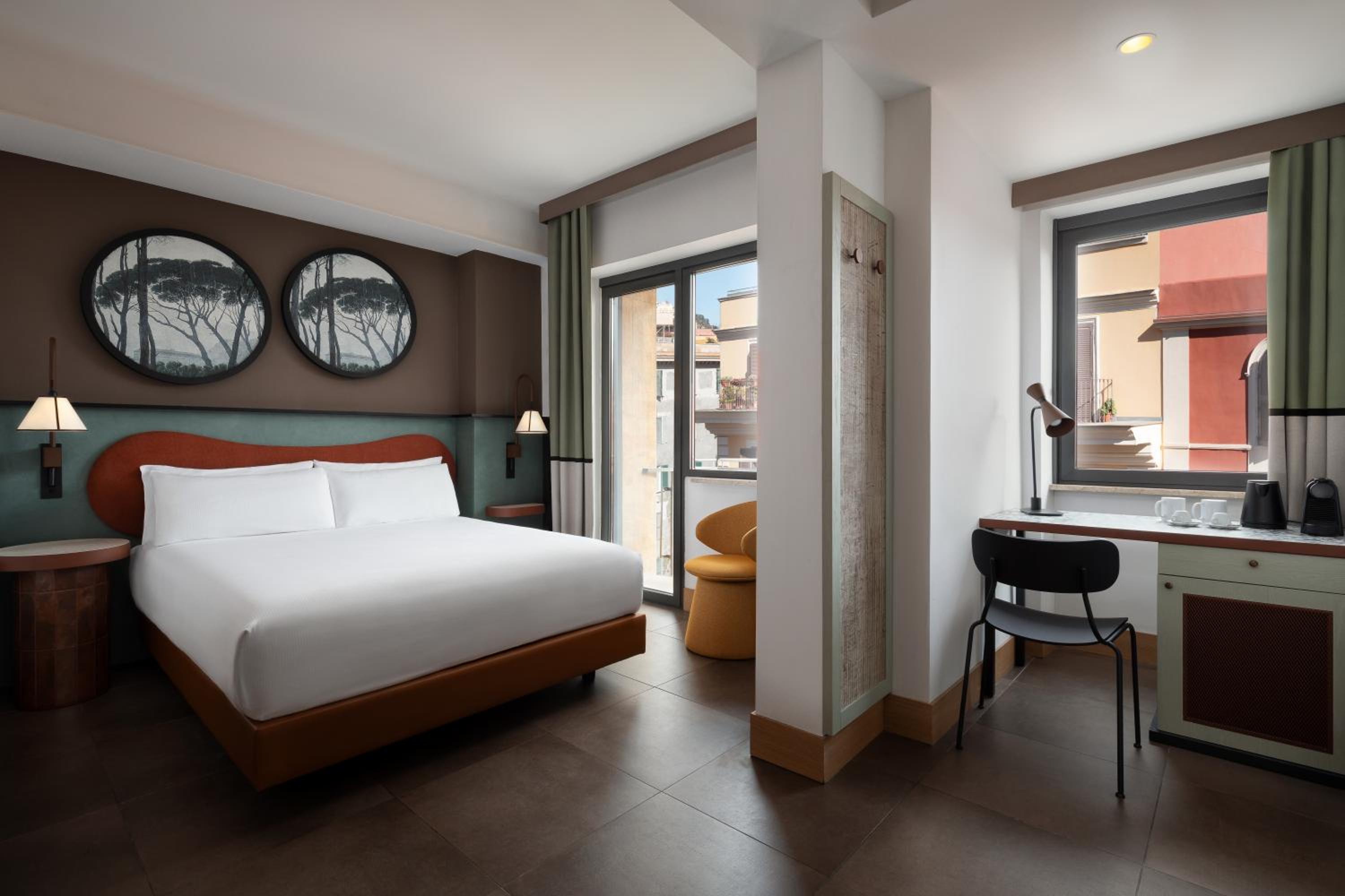 Deluxe Queen Room with Balcony or Terrace