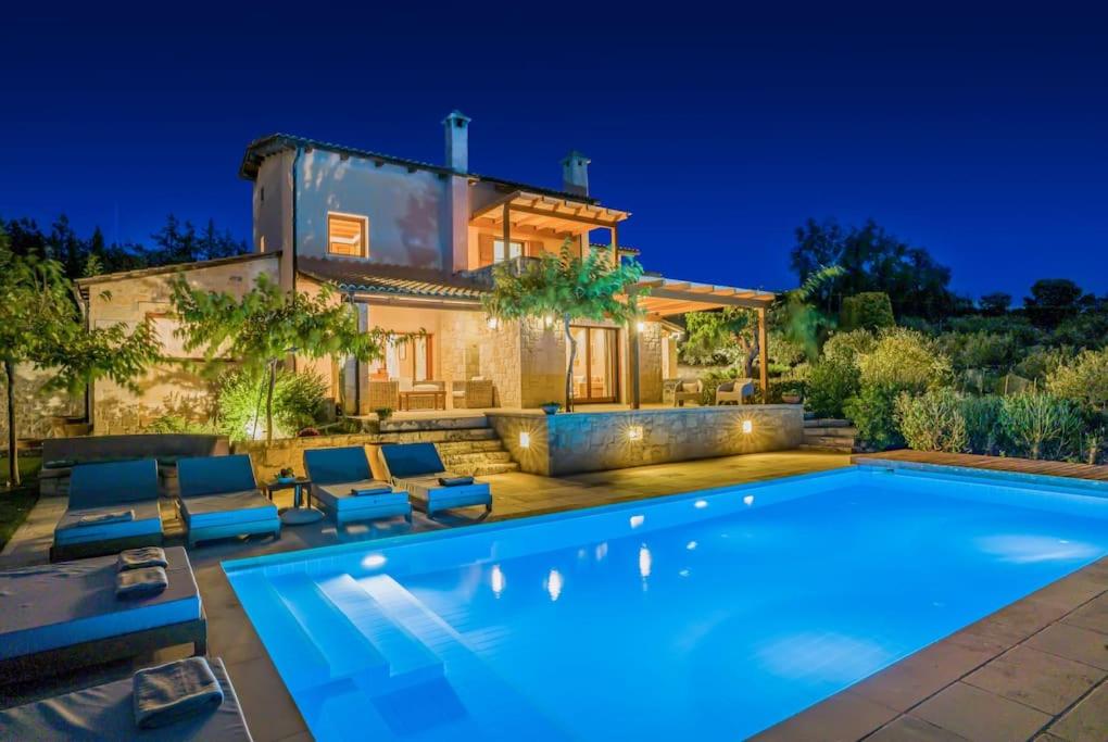 Villa with Private Pool photo 2