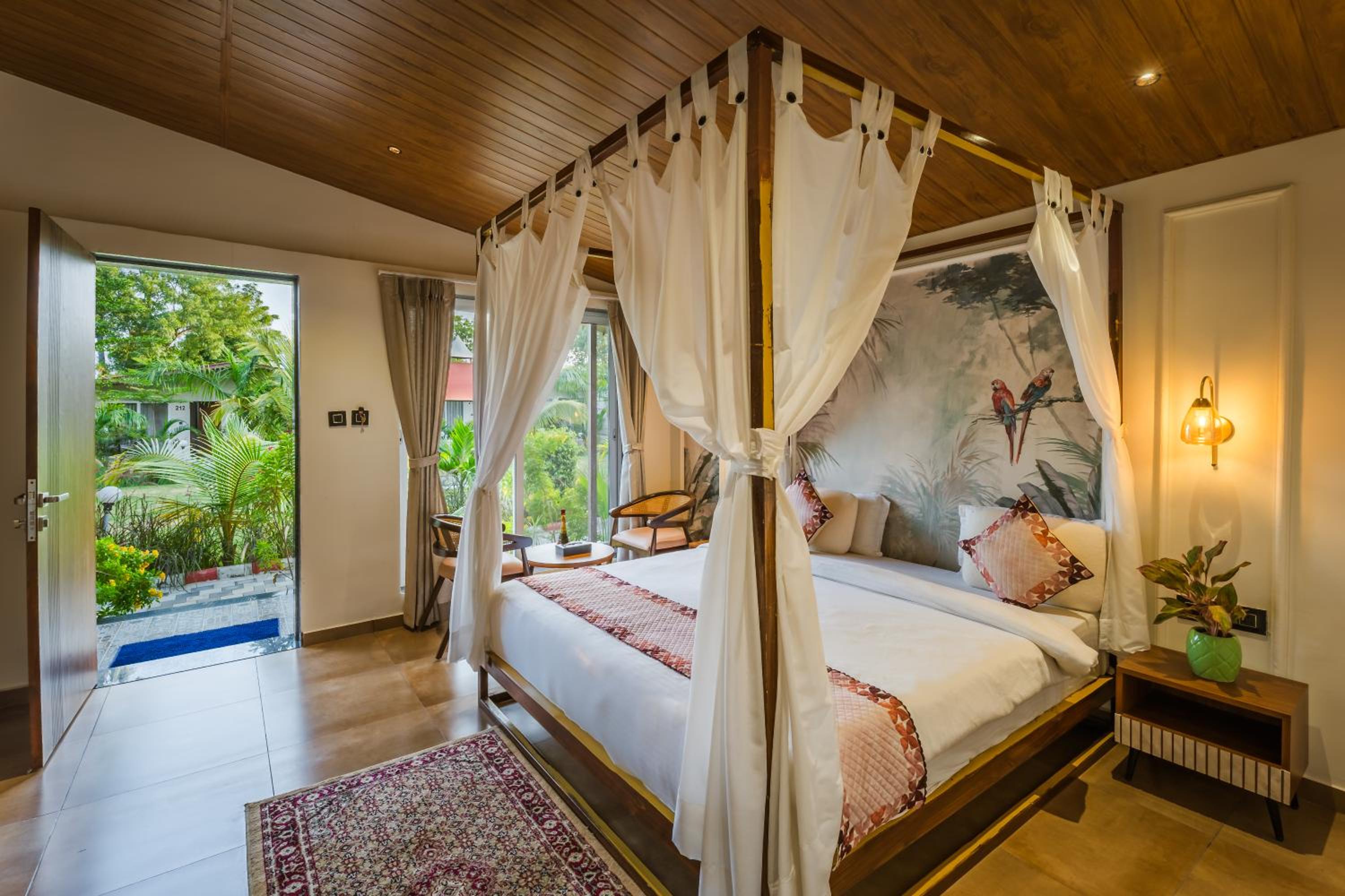 Suite with Pool View