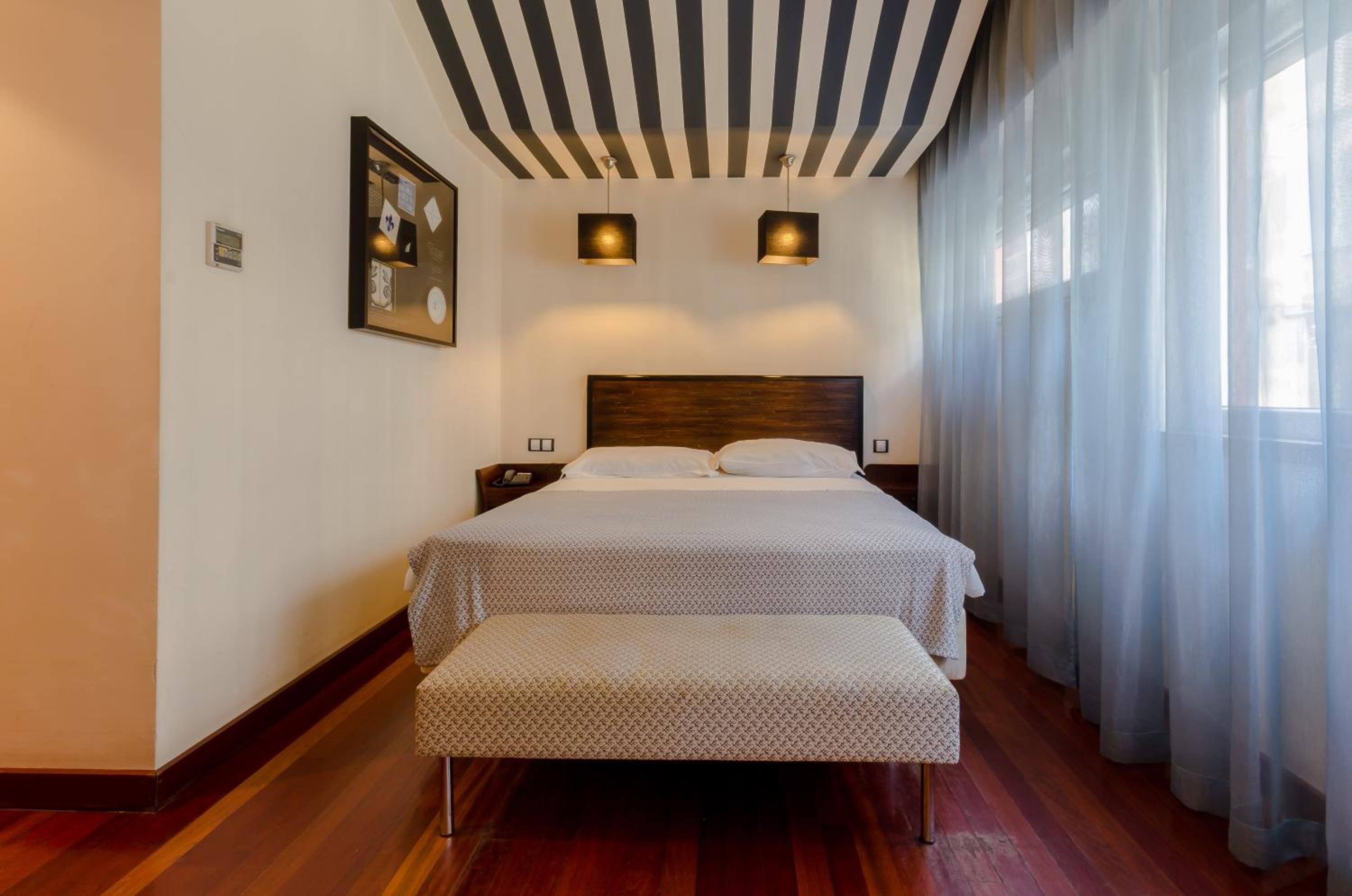 Deluxe Double or Twin Room photo 2