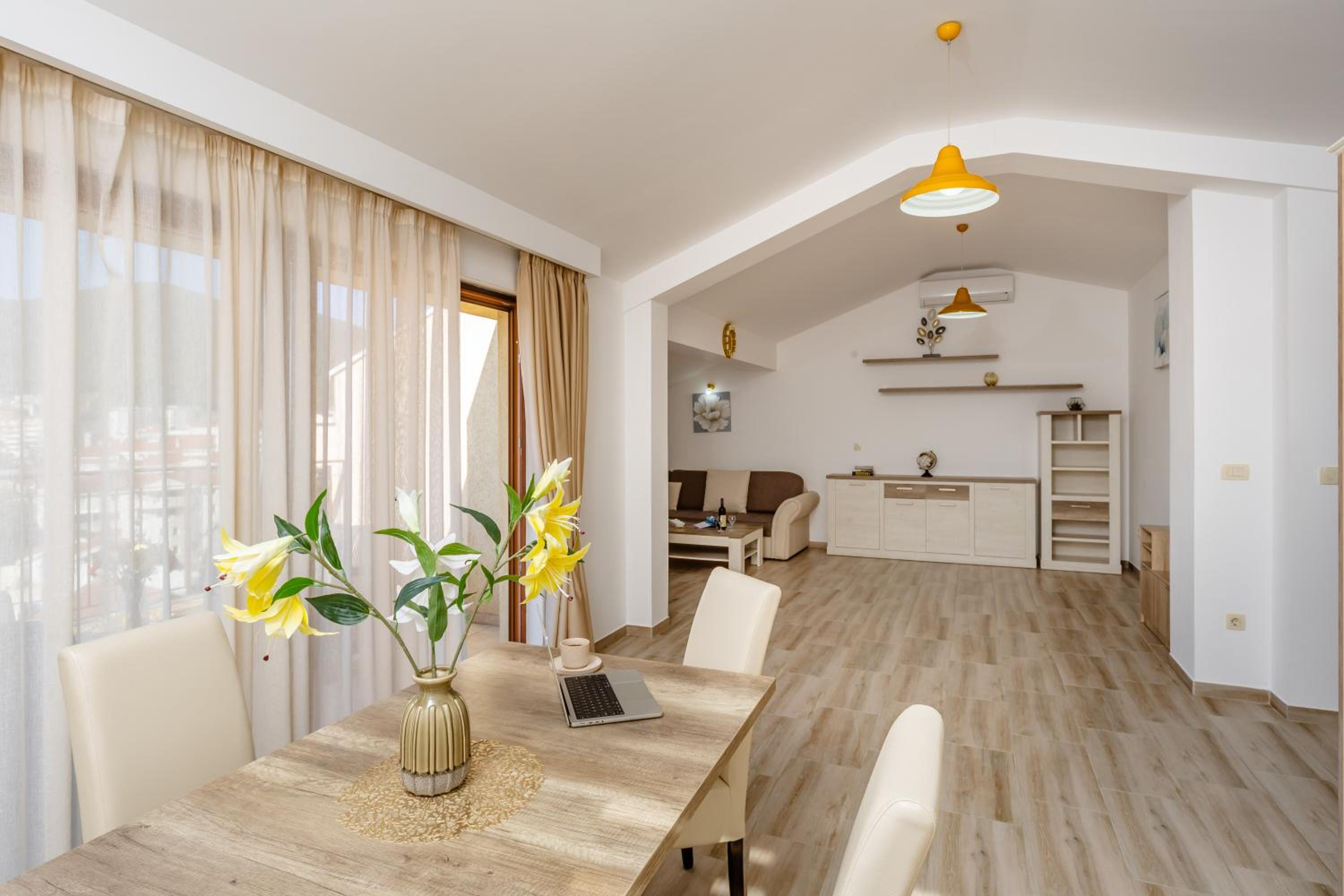 Deluxe Apartment with Sea View - Photo 3