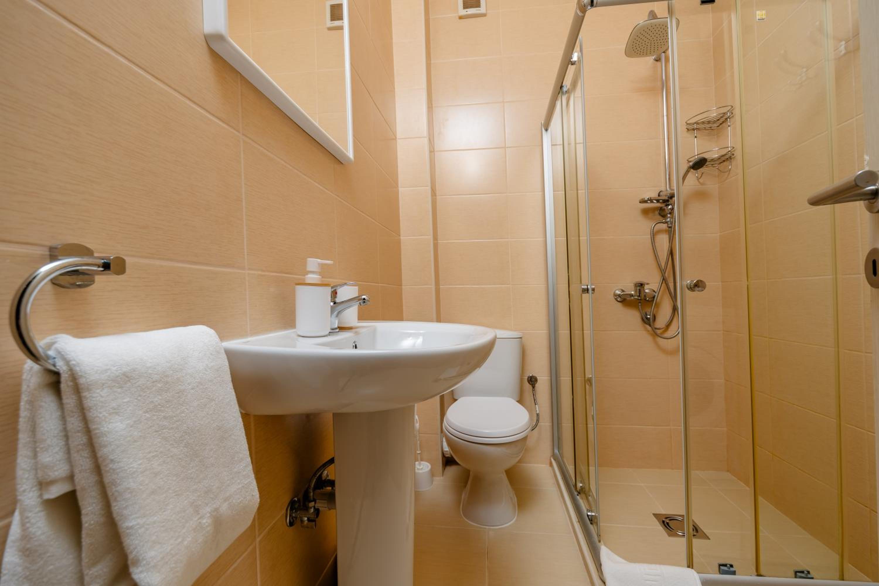 Deluxe Apartment with Sea View - Photo 5