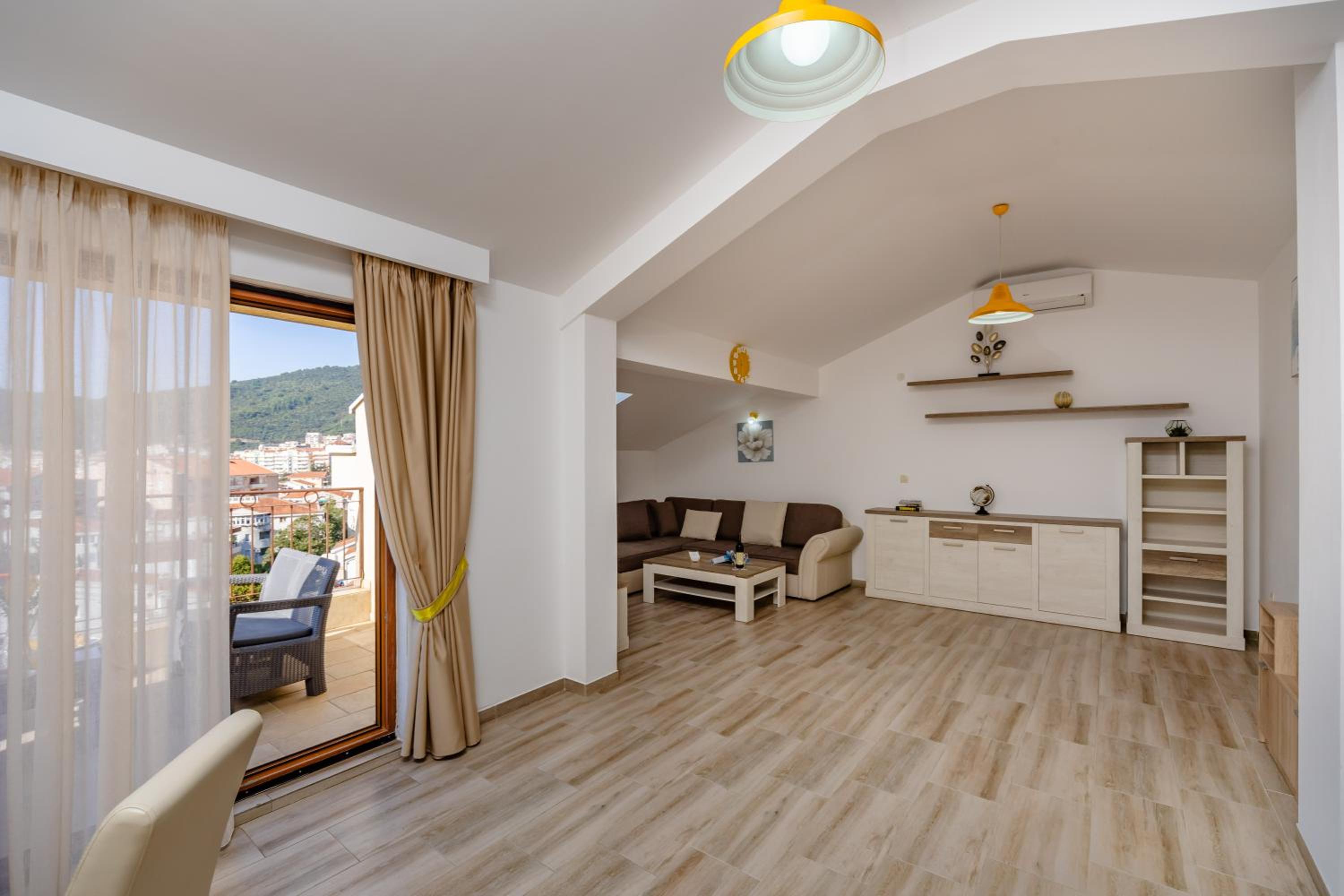 Deluxe Apartment with Sea View - Photo 7