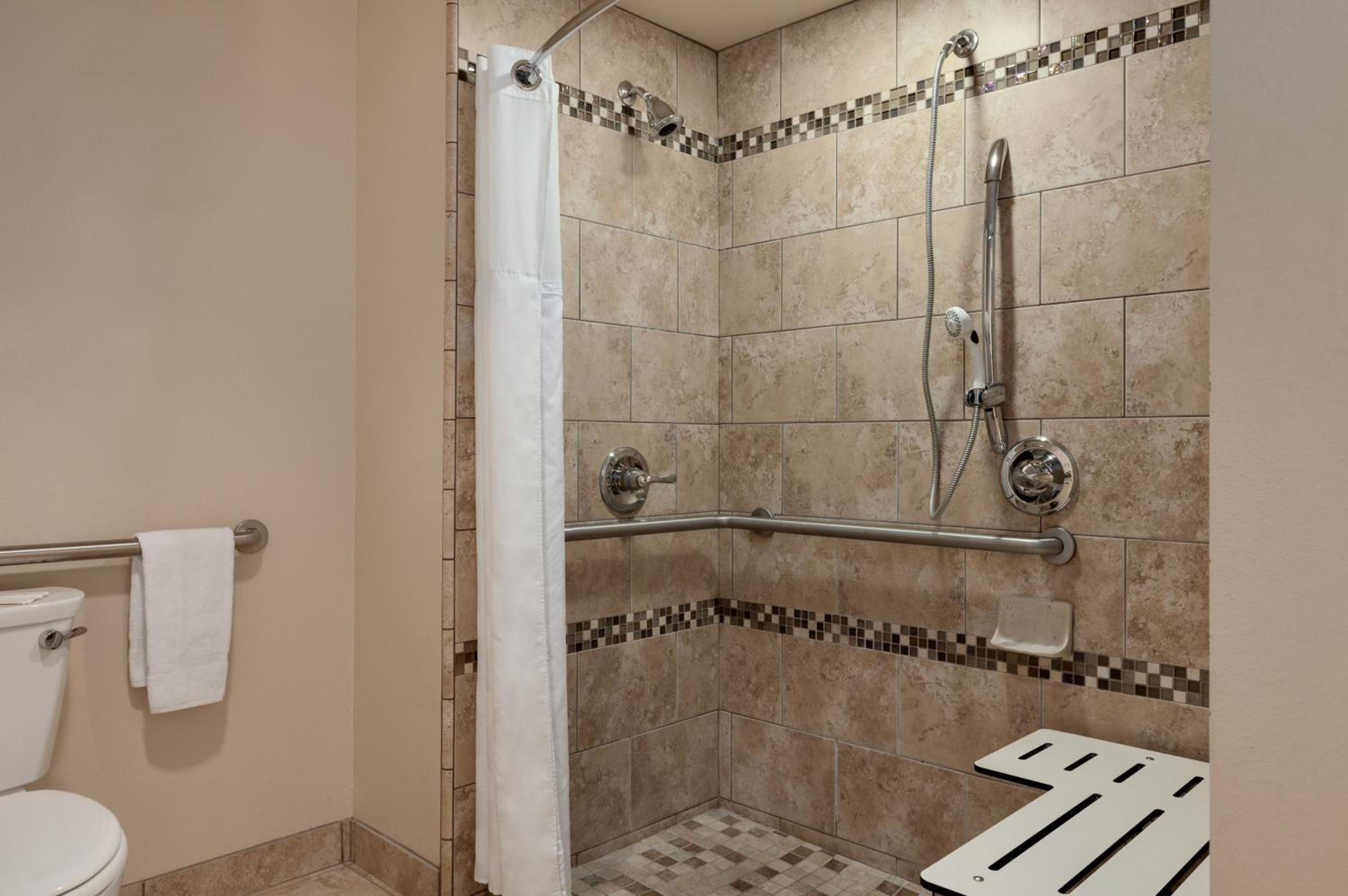 Classic Room - 2 Double Beds - Accessible - Photo 5