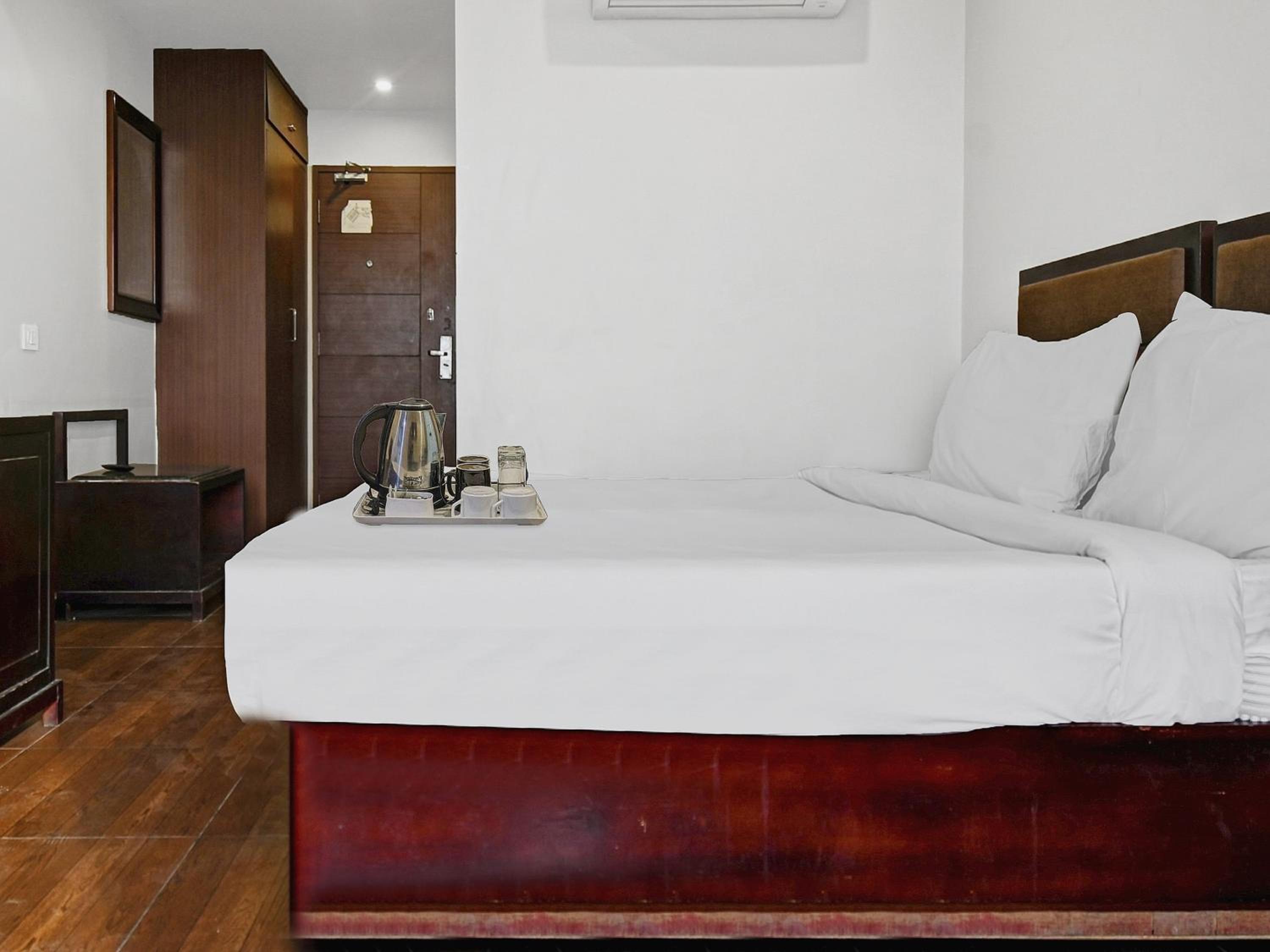 Classic Triple Room - Photo 16