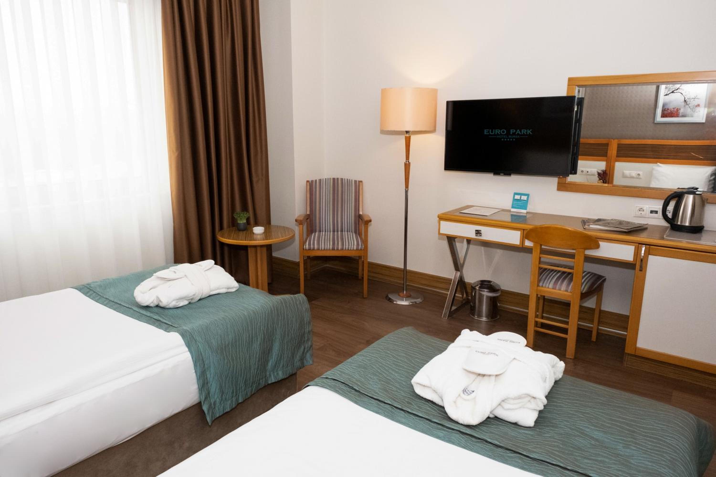 Standard Double or Twin Room thumbnail 5