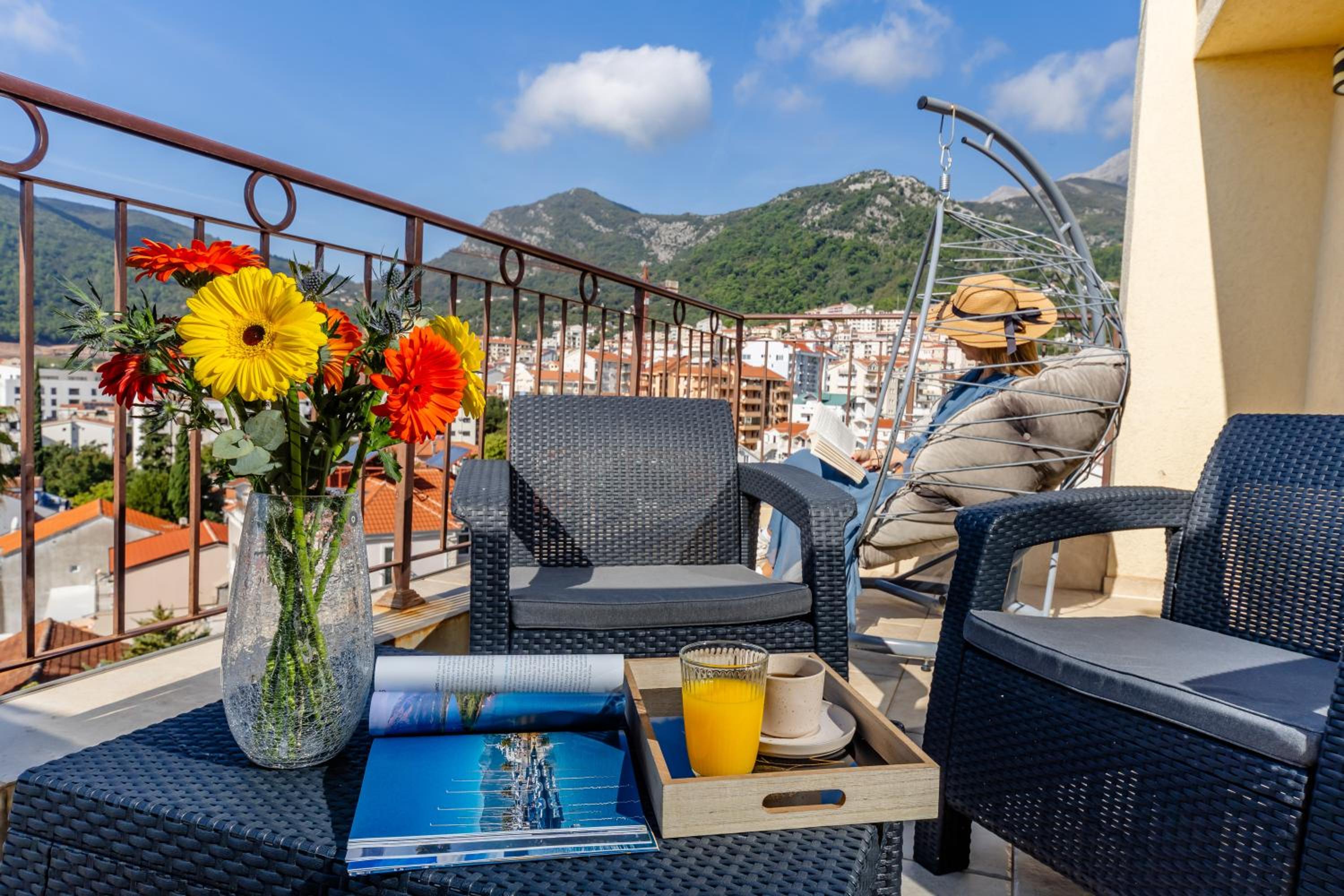Deluxe Apartment with Side Sea View - Photo 14