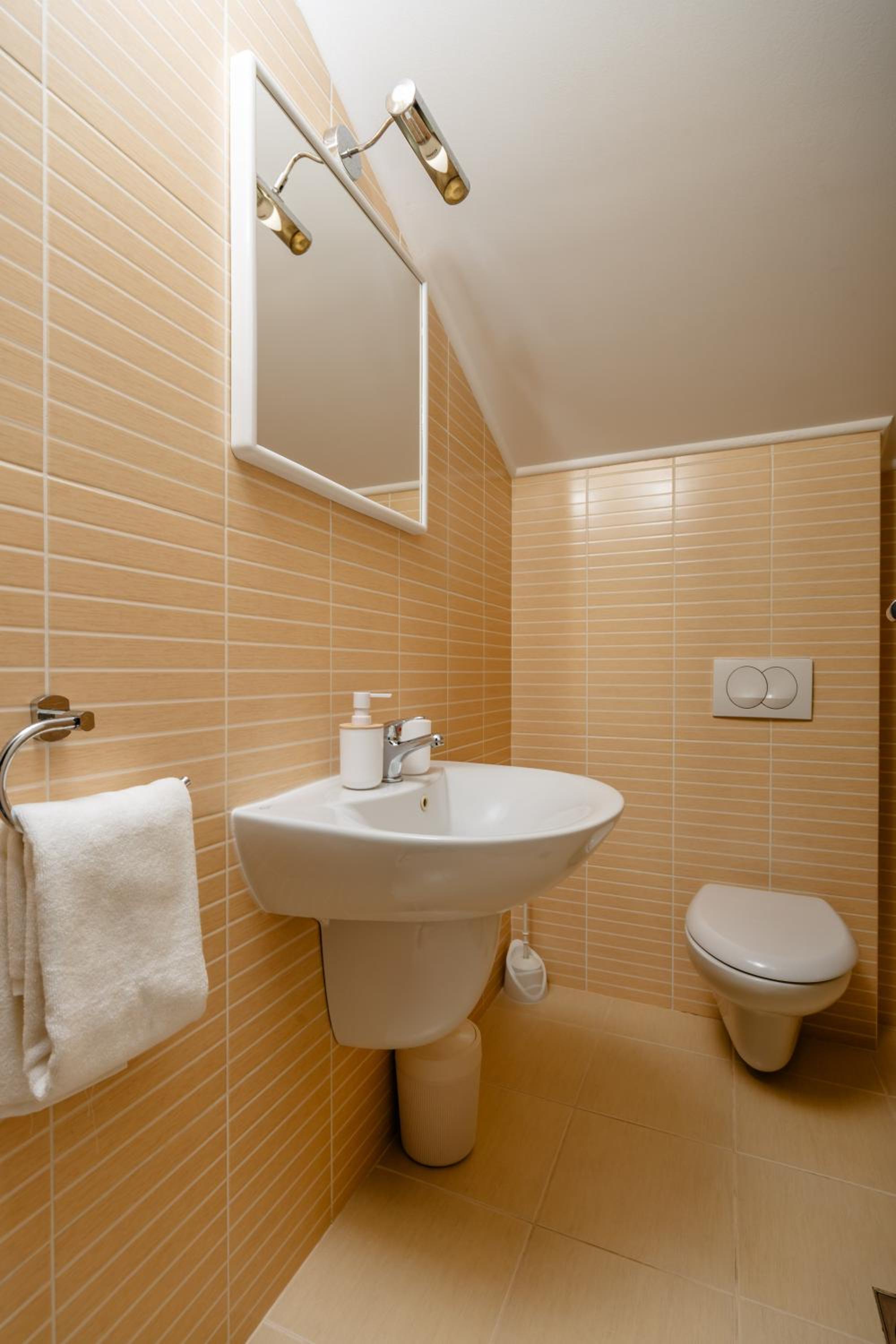 Deluxe Apartment with Side Sea View - Photo 2