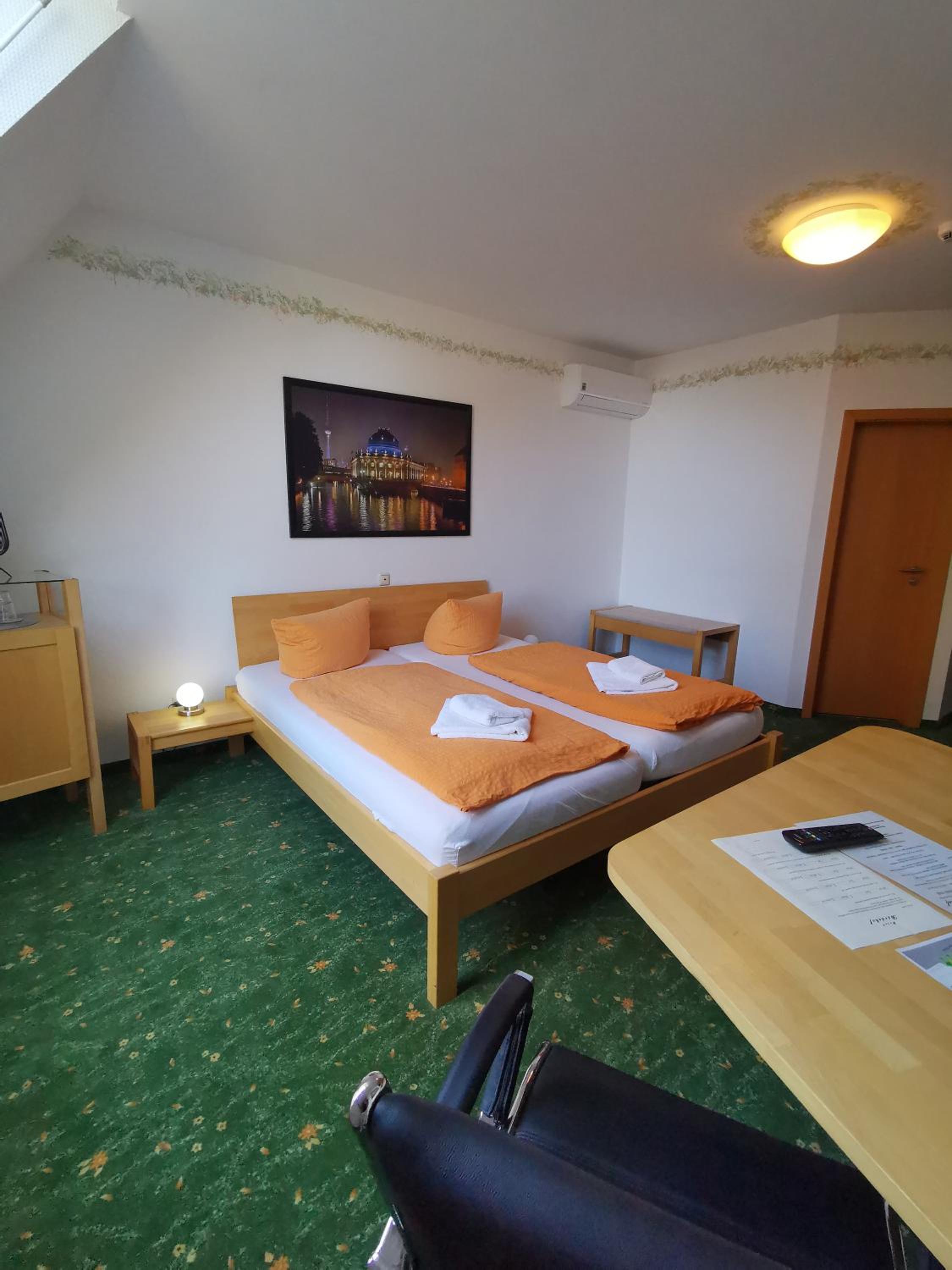 Double Room - Photo 6
