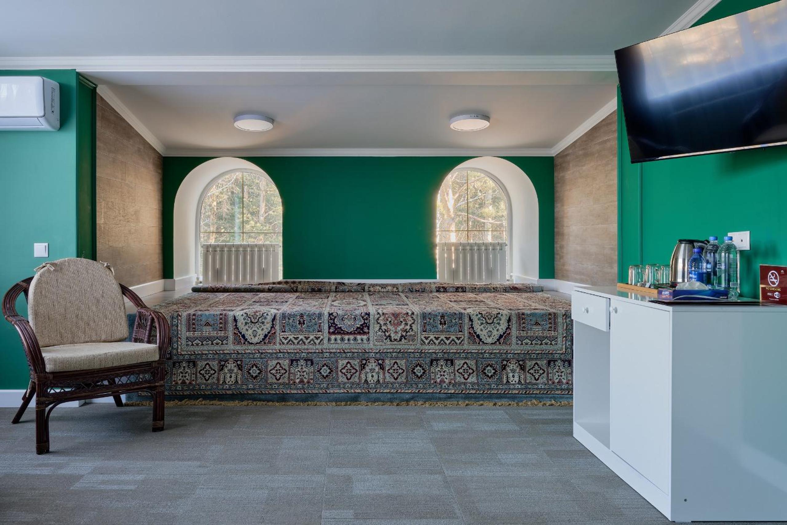 King Suite with Balcony photo 2