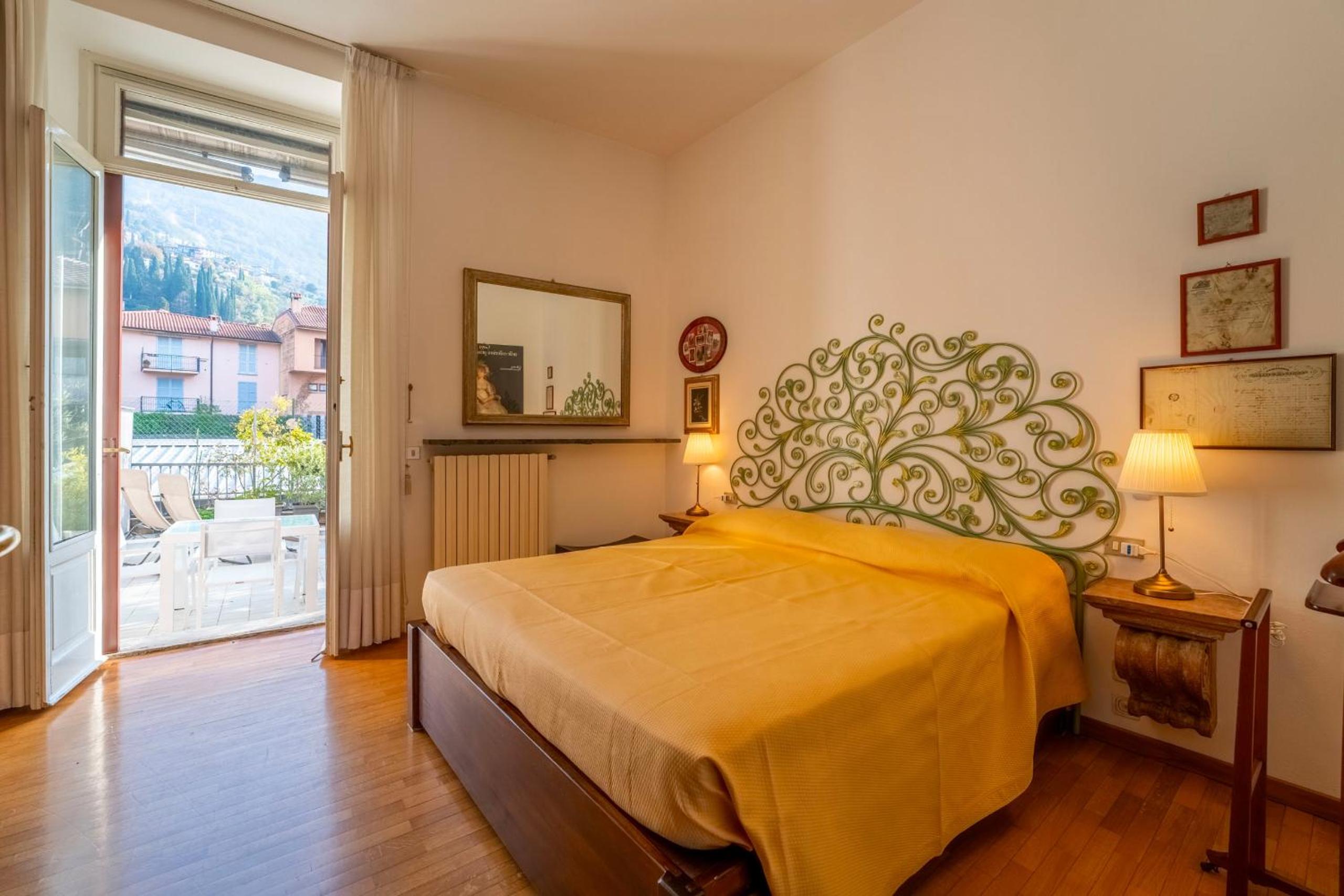 Apartment with Lake View photo 3