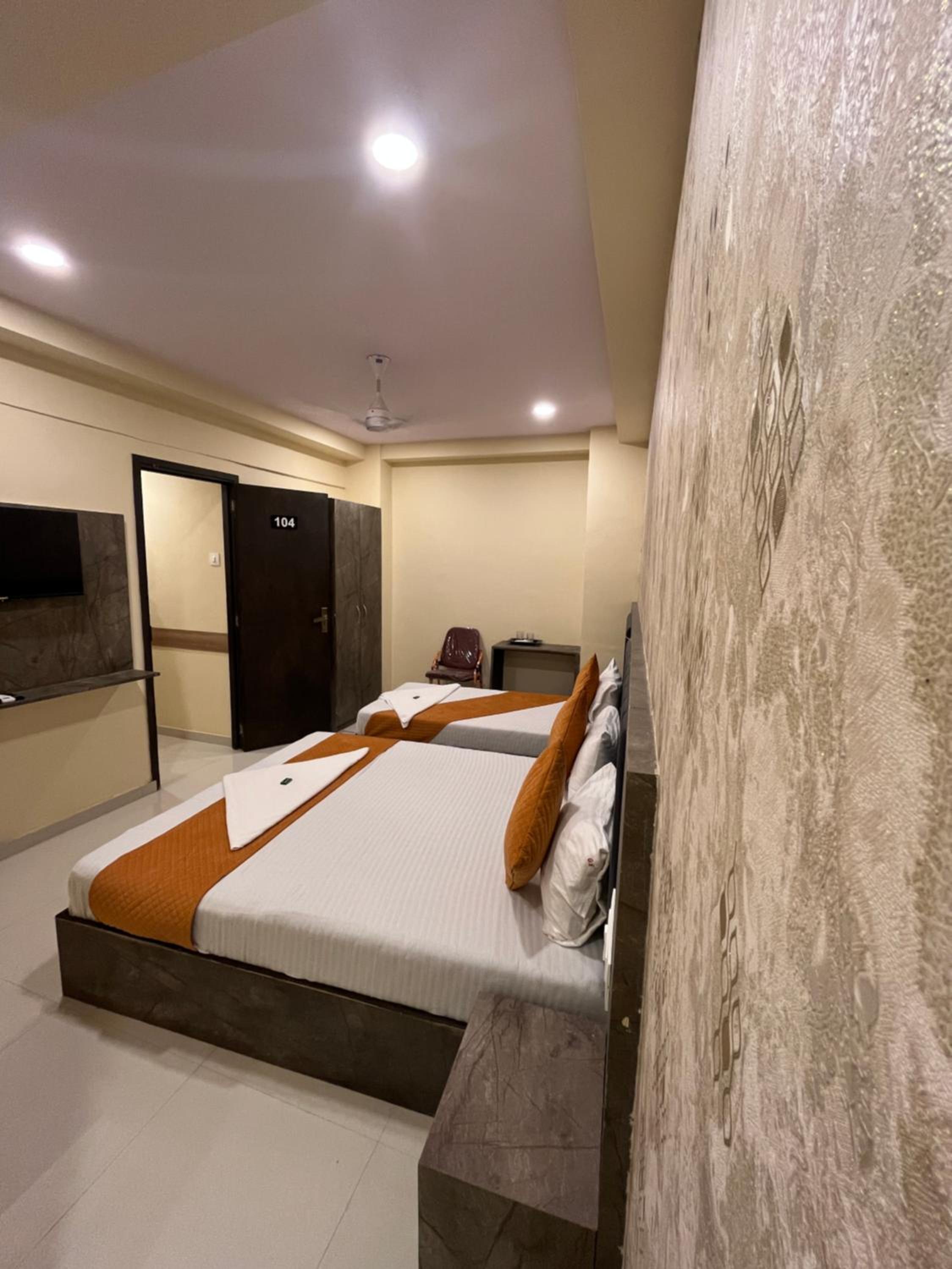 Deluxe Double or Twin Room