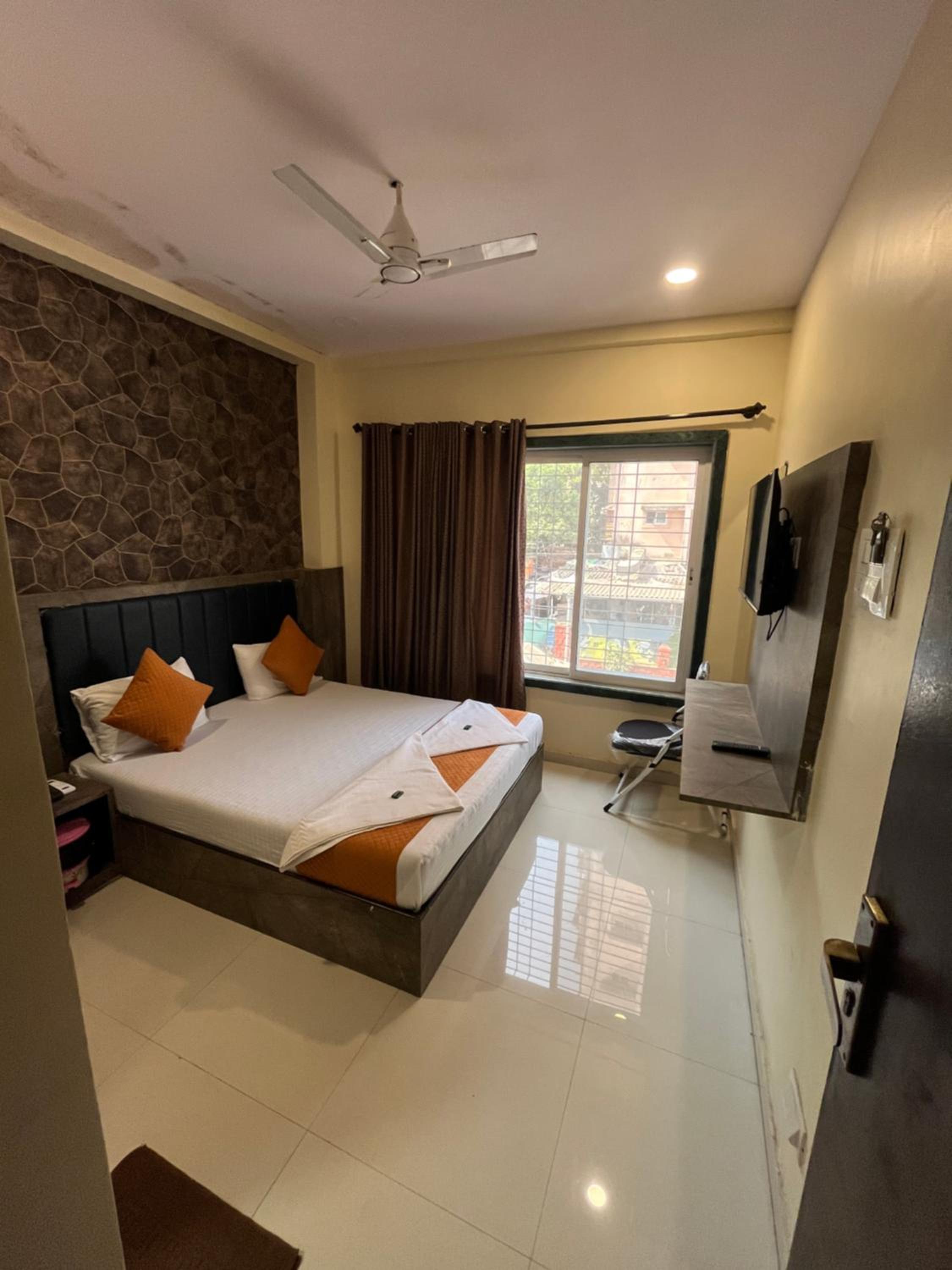 Deluxe Room - Photo 1