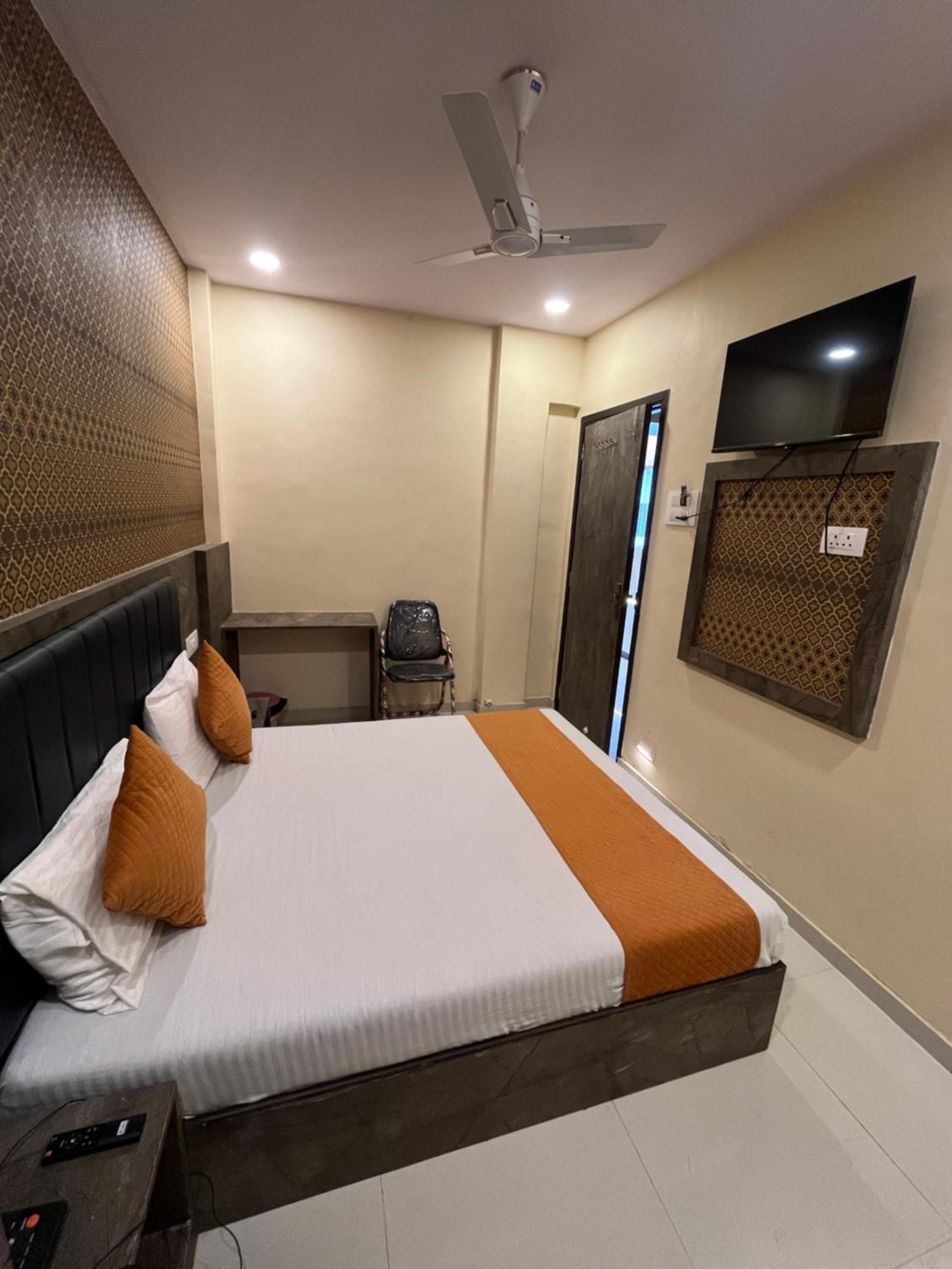 Deluxe Room - Photo 2