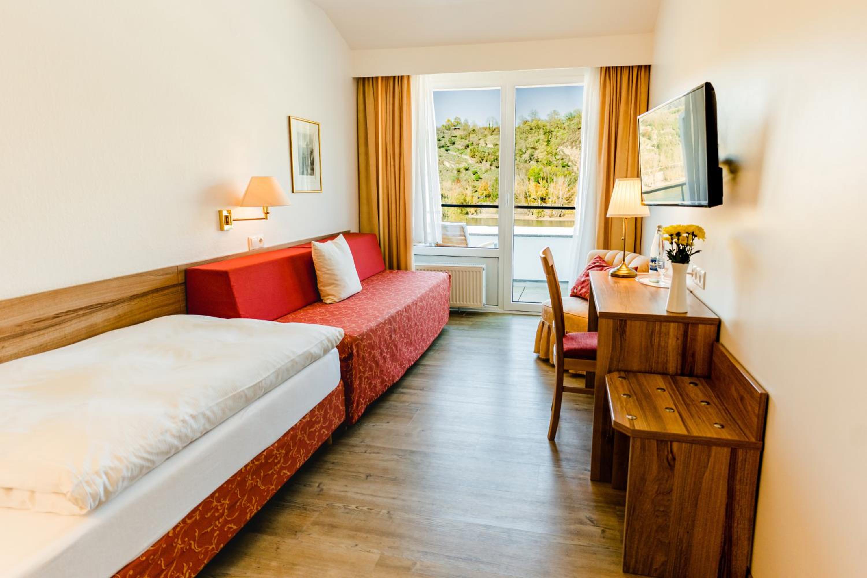 Small Twin Room with river View and Balcony photo 1