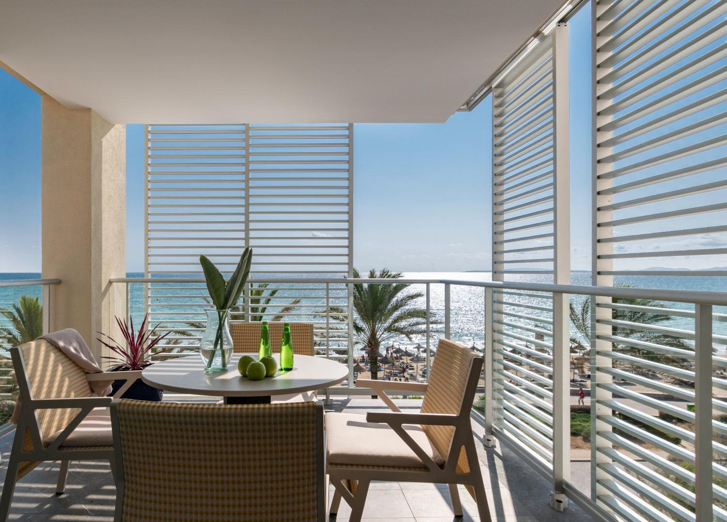 Two-Bedroom Apartment with Terrace and Sea View photo 3