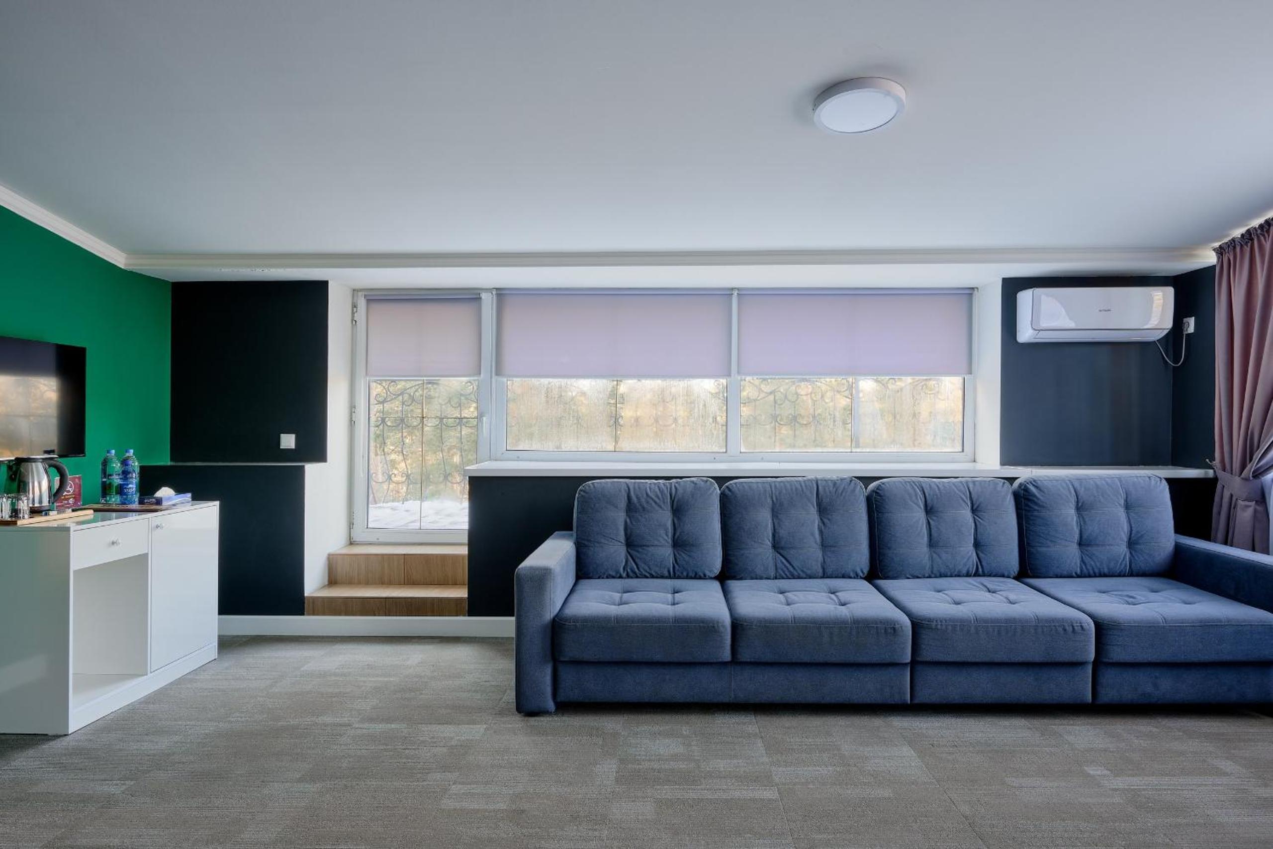 King Suite with Balcony photo 1
