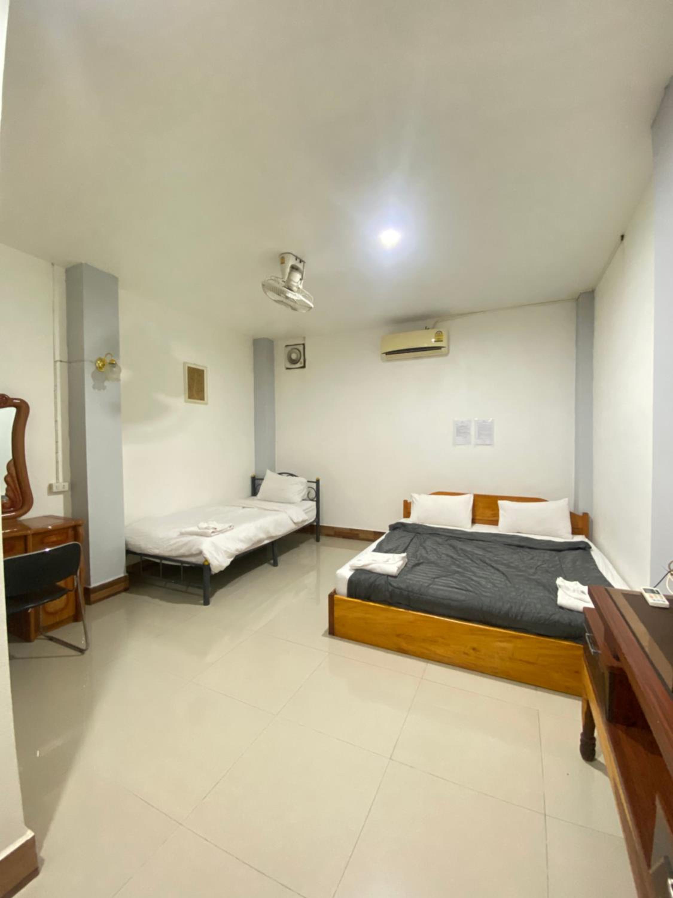Family Room - Photo 9