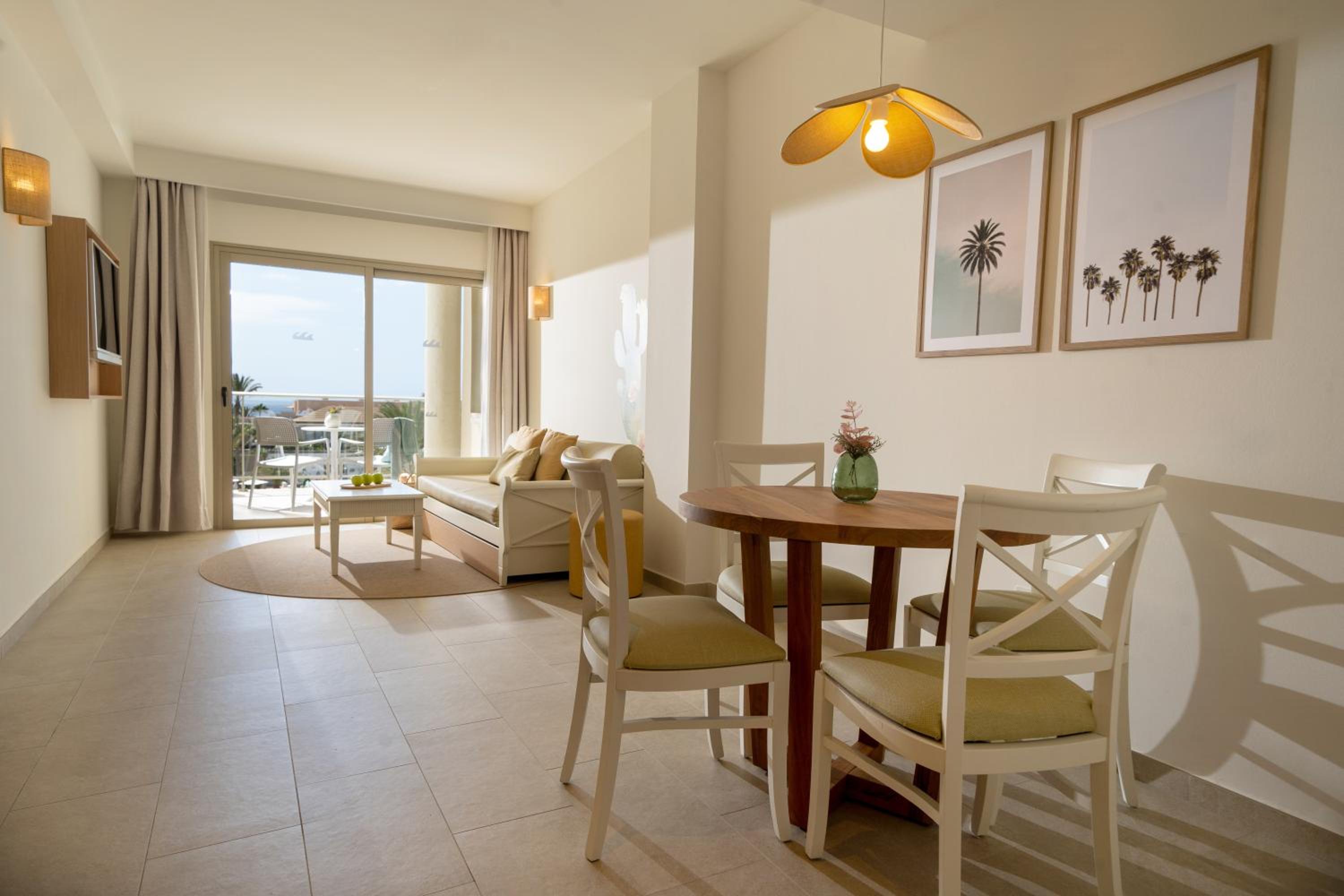 Suite Pool View Premium Terrace