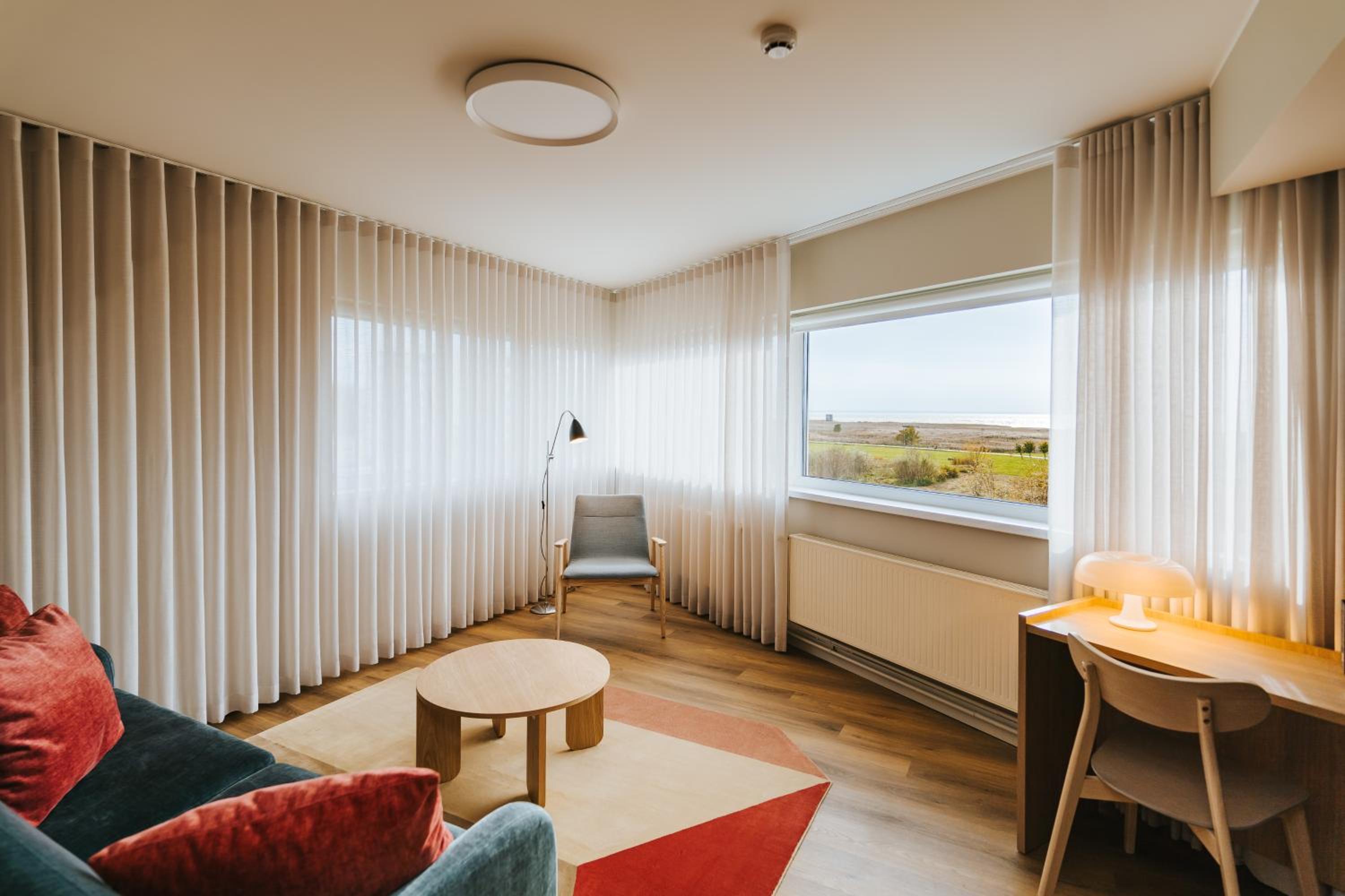 Suite - Photo 3