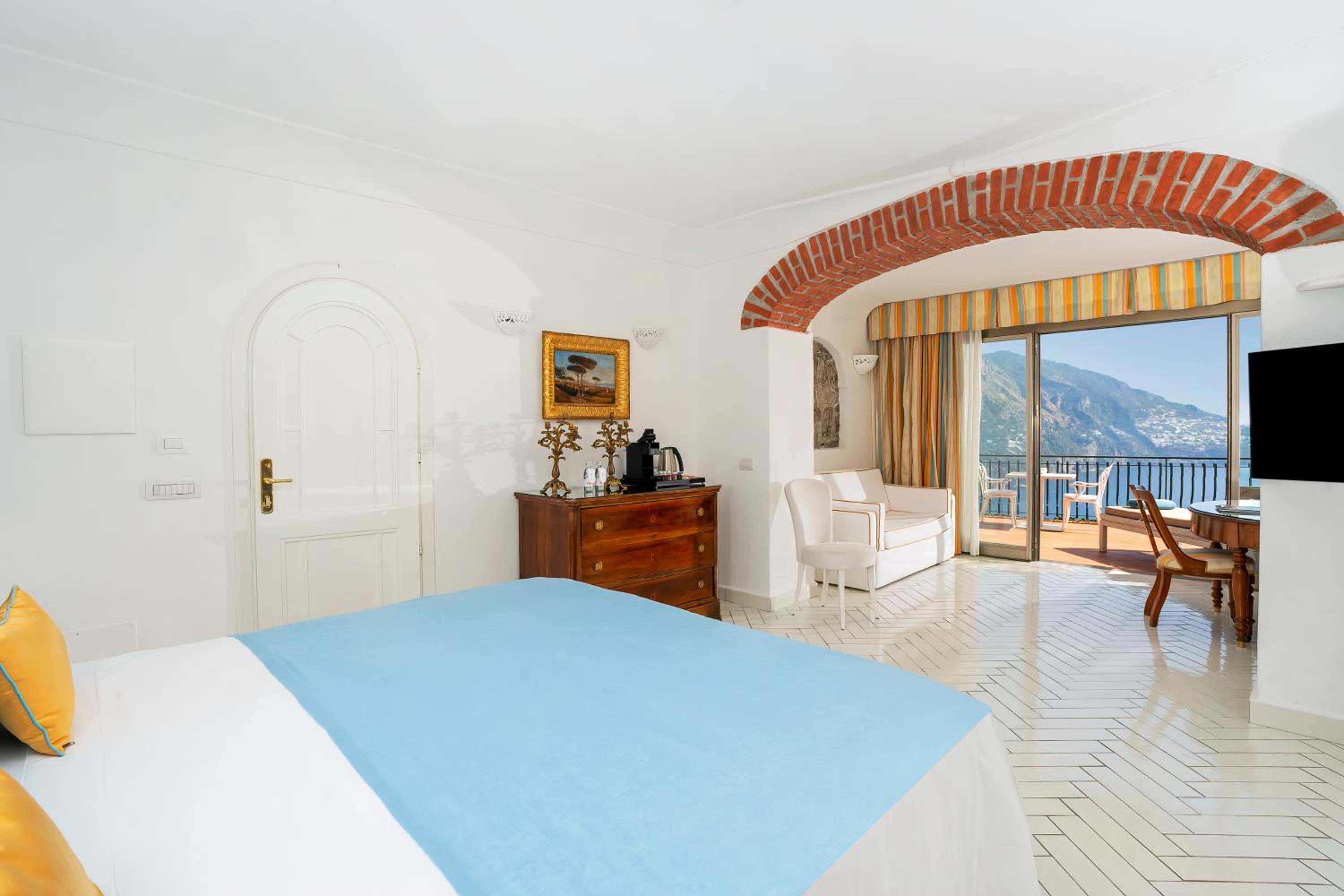 Suite with Terrace and Sea View