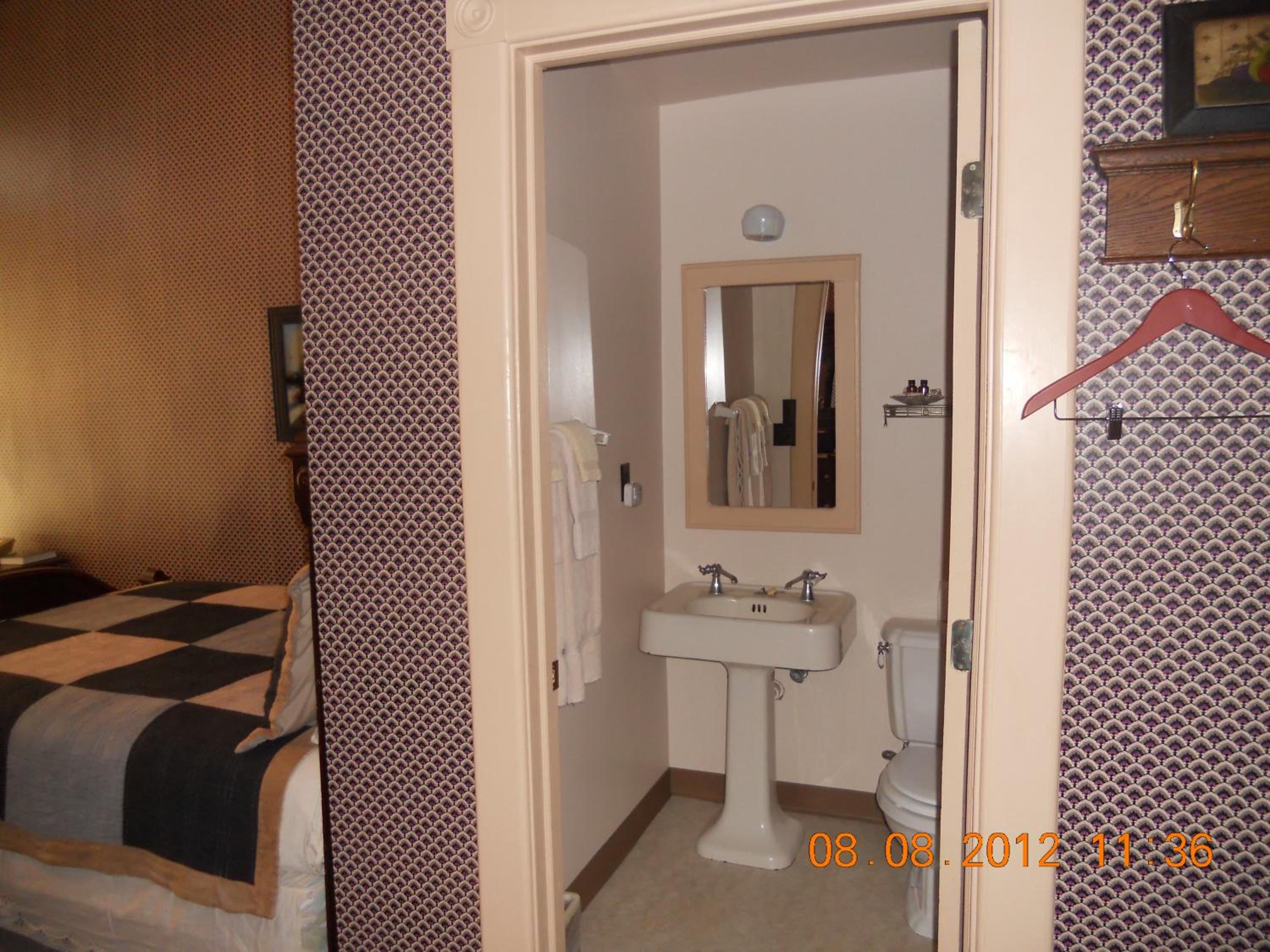 Deluxe Queen Room photo 2