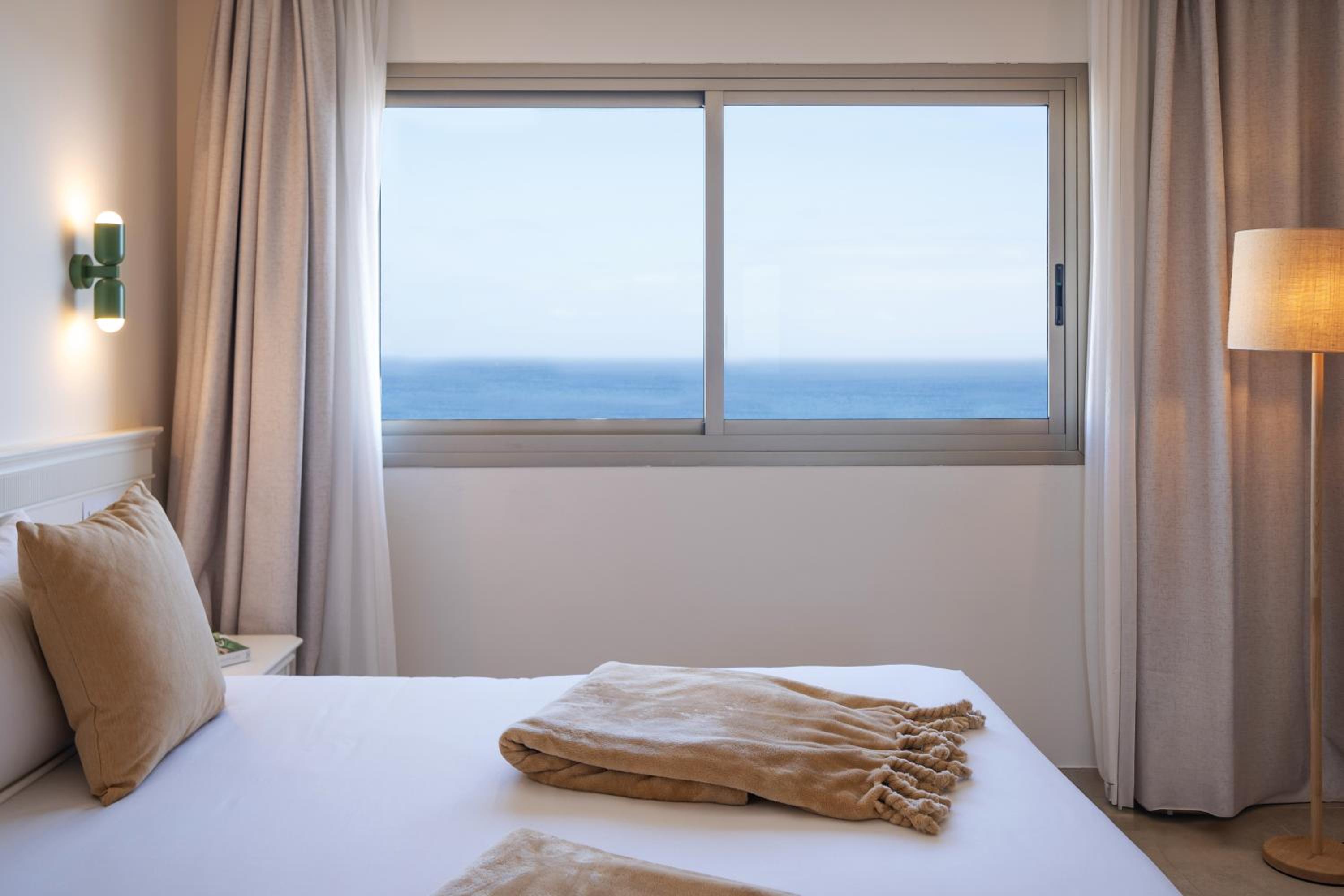 Suite With Sea View thumbnail 5