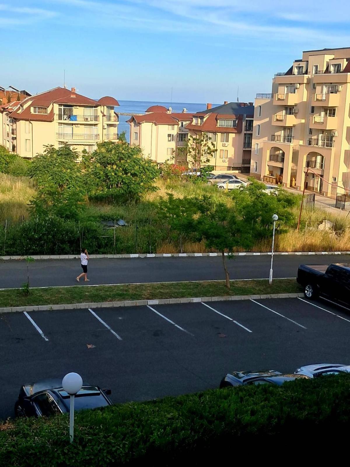 One-Bedroom Apartment with Sea View photo 2