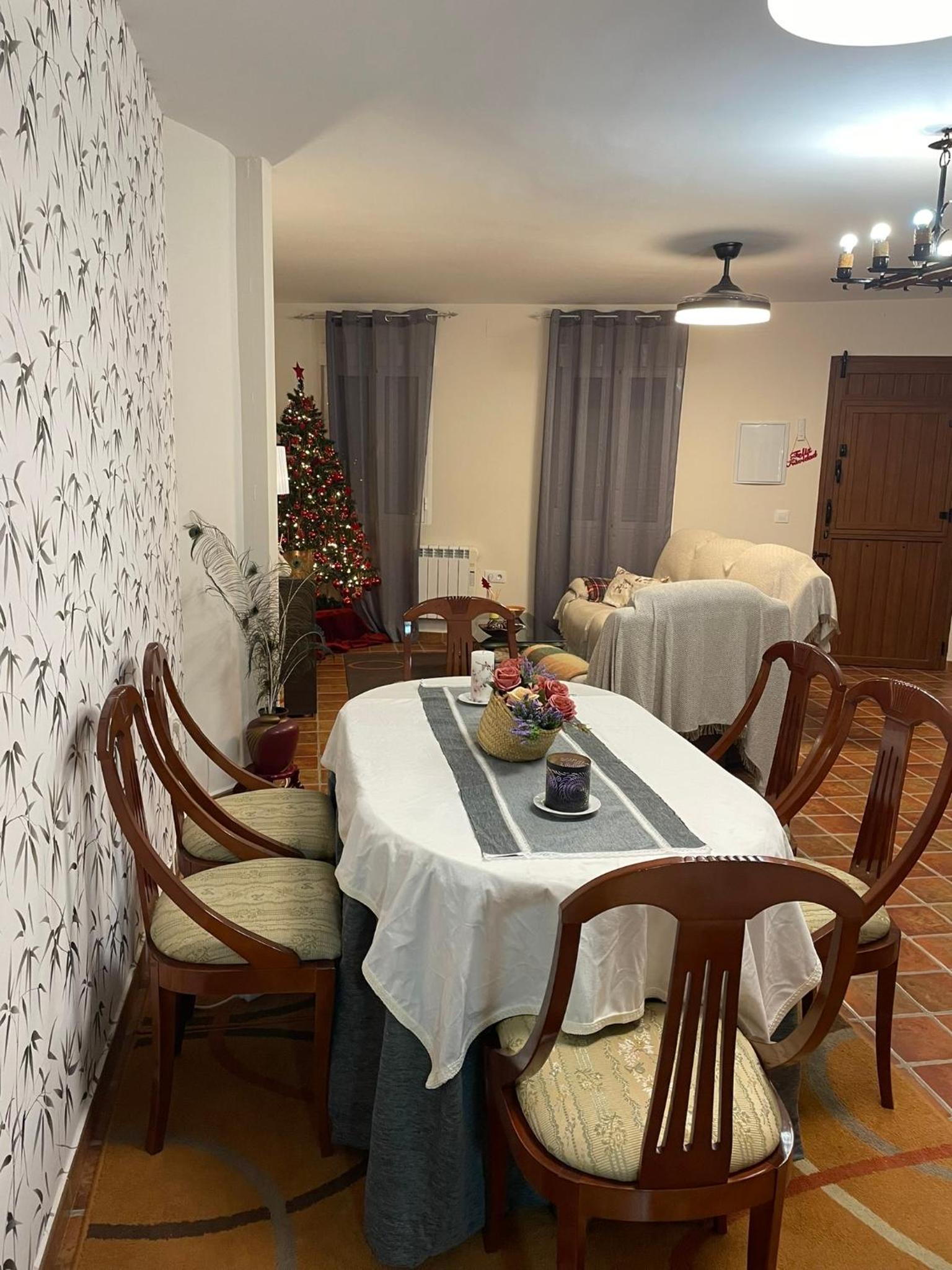 Three-Bedroom Apartment with View photo 2