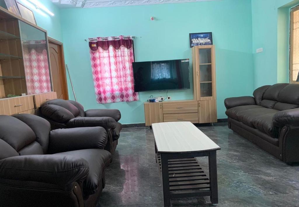 Deluxe King Room photo 1