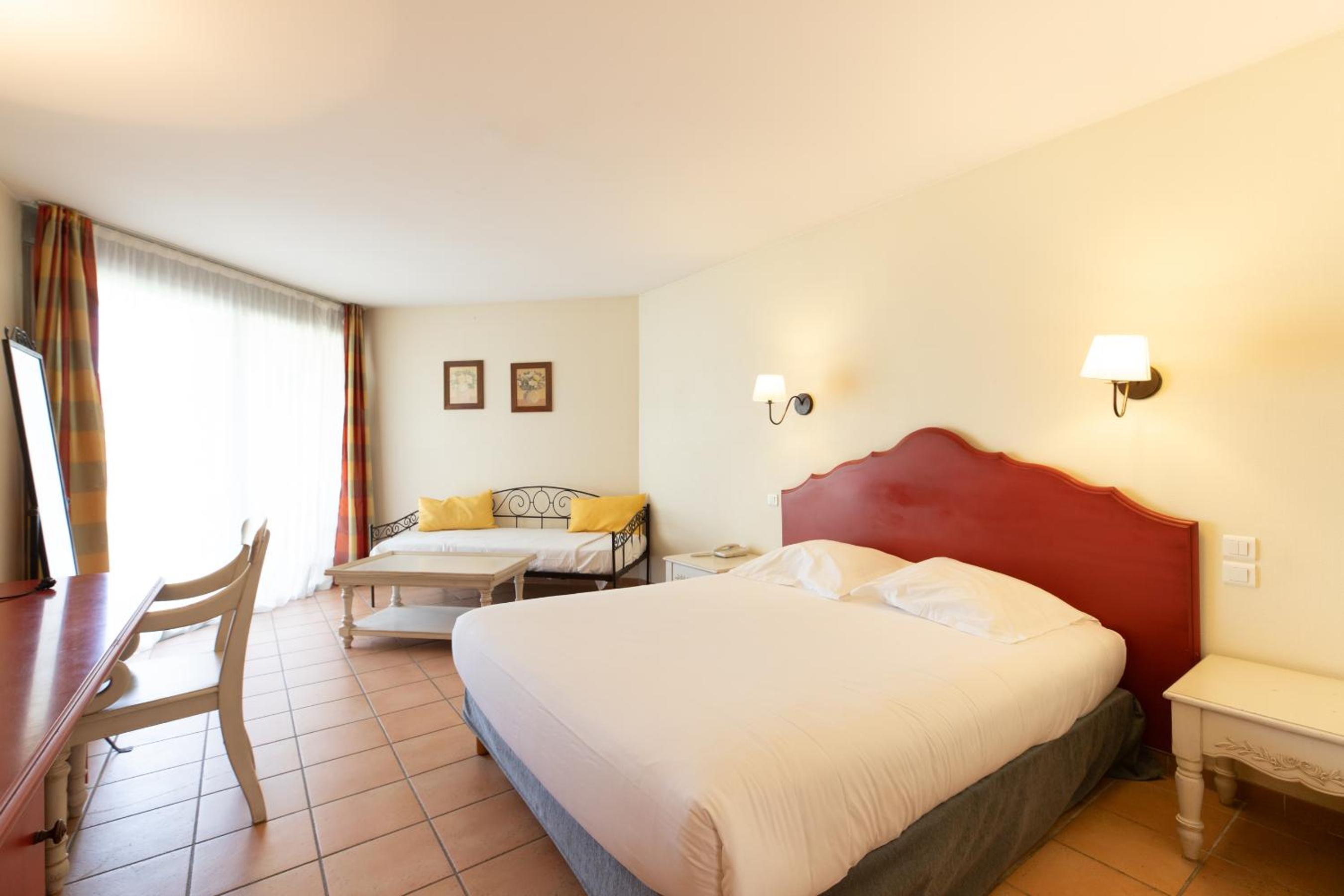 Family Room with Two King Beds and One Single Bed - Private Patio
