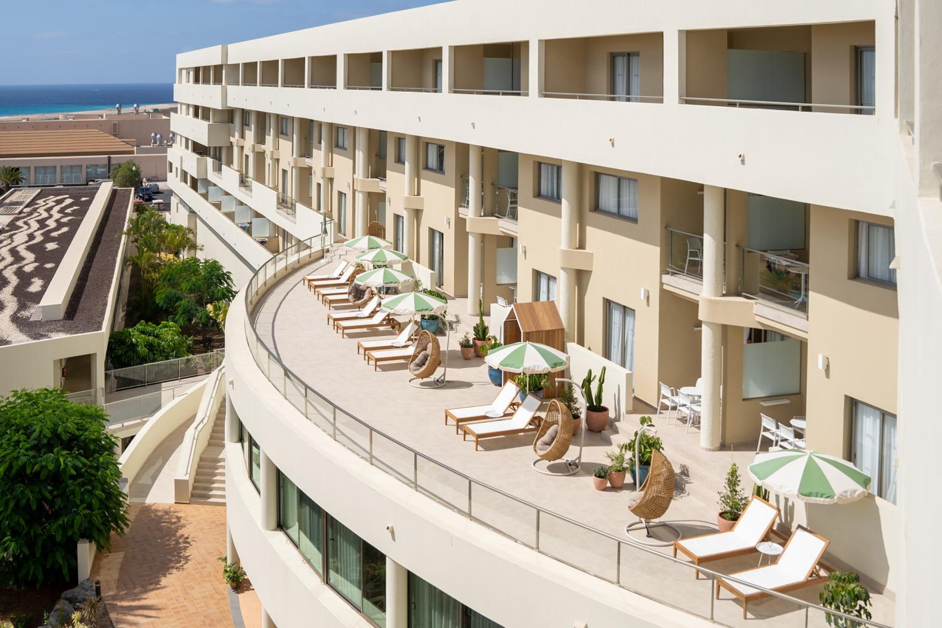 Suite Pool View Premium Terrace