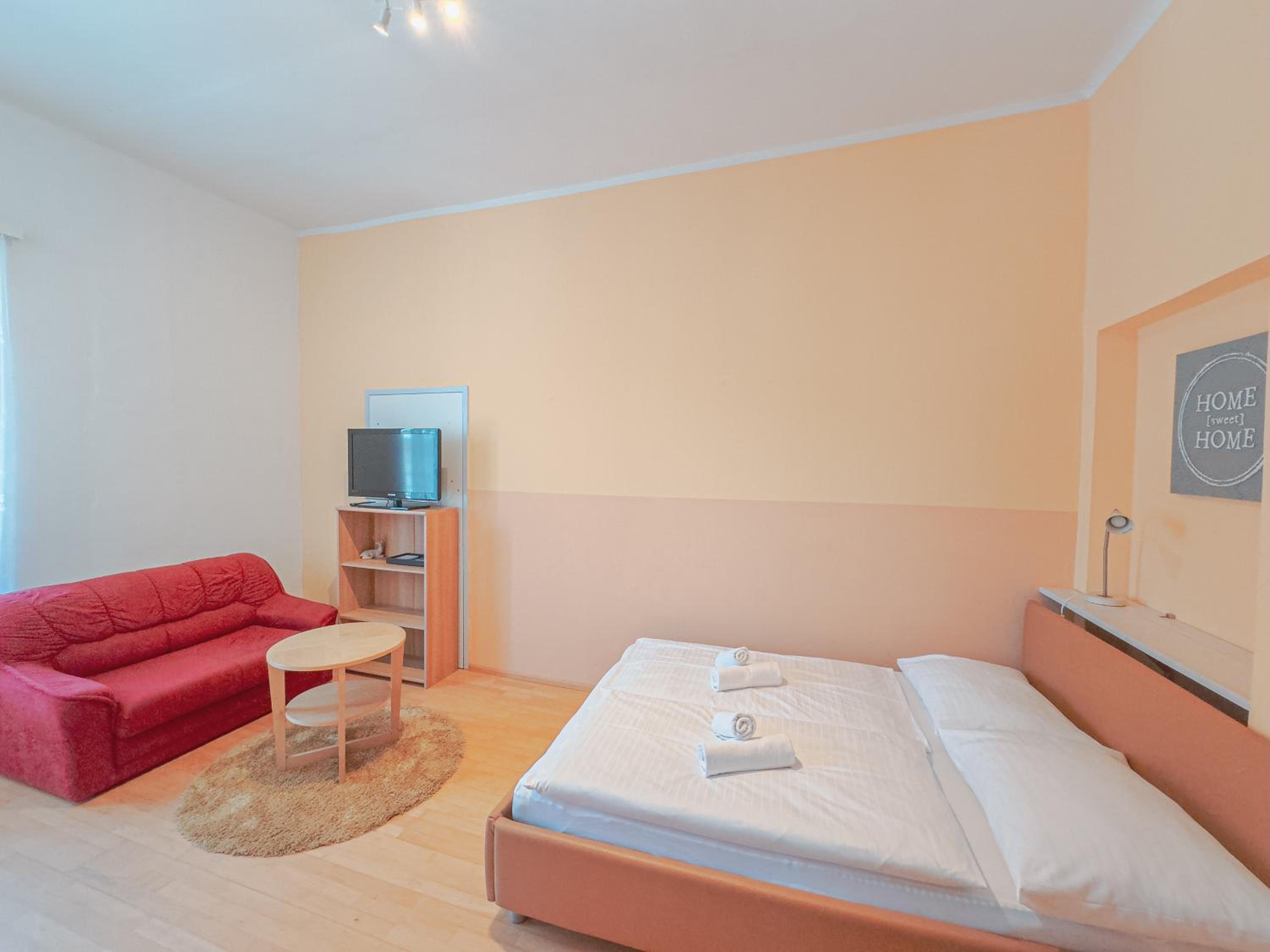 Apartment photo 2