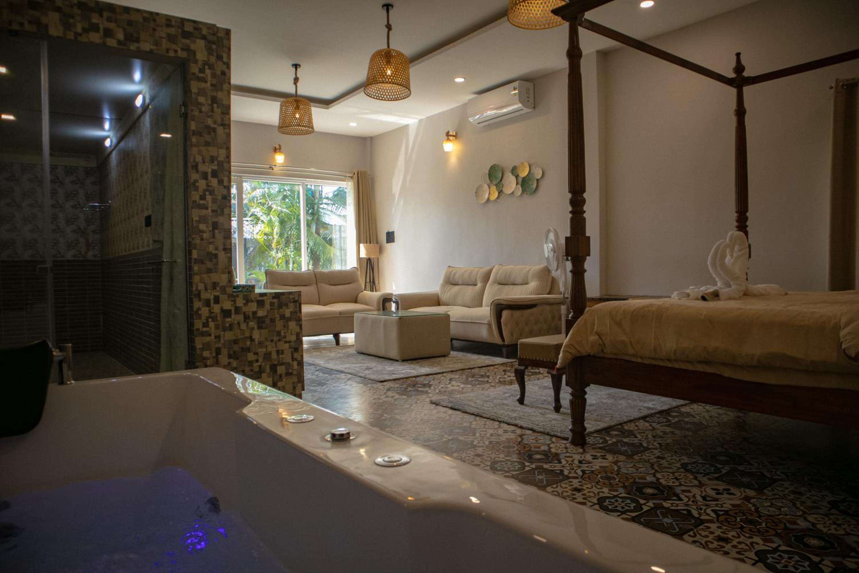 King Suite with Spa Bath