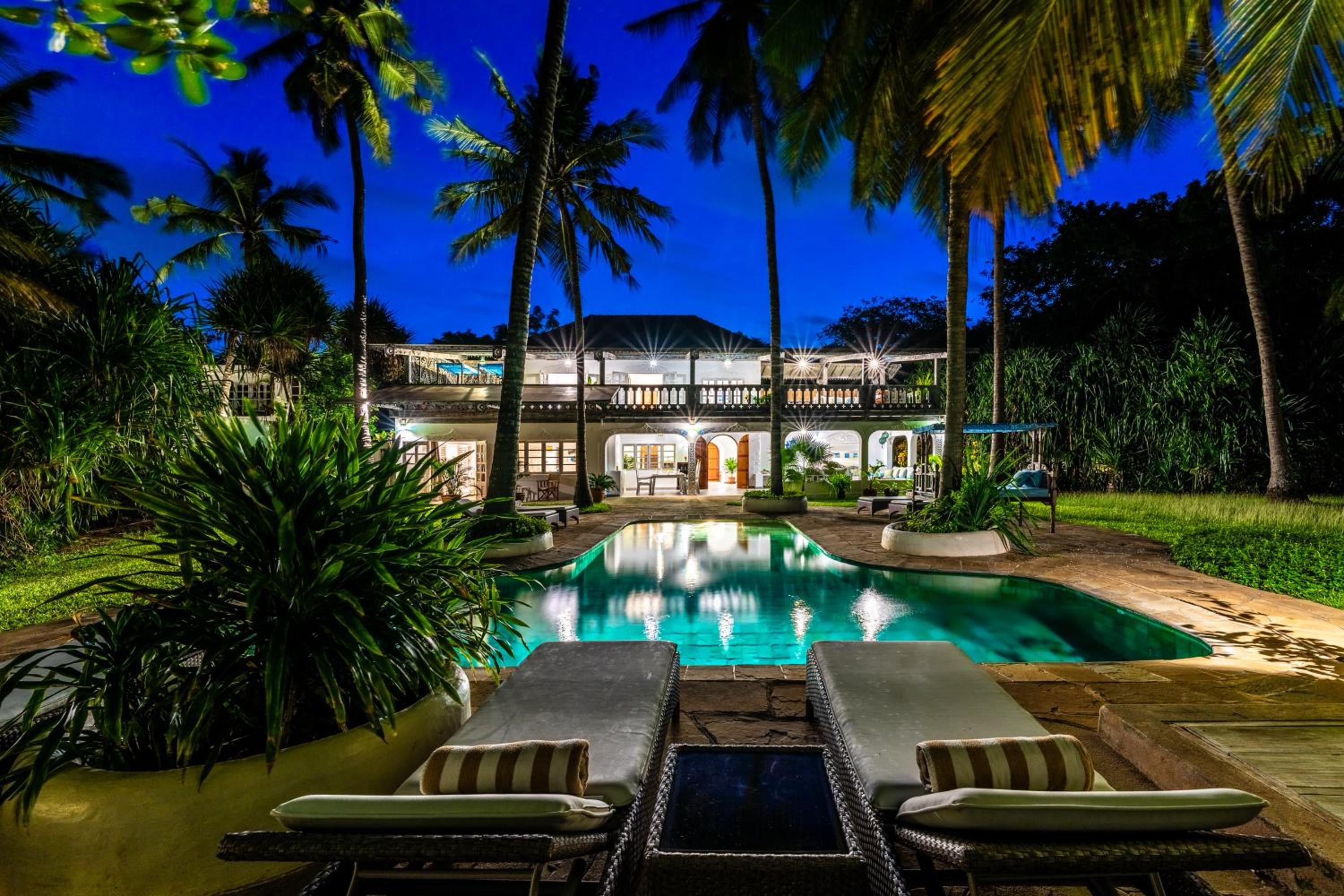 Beach House photo 1