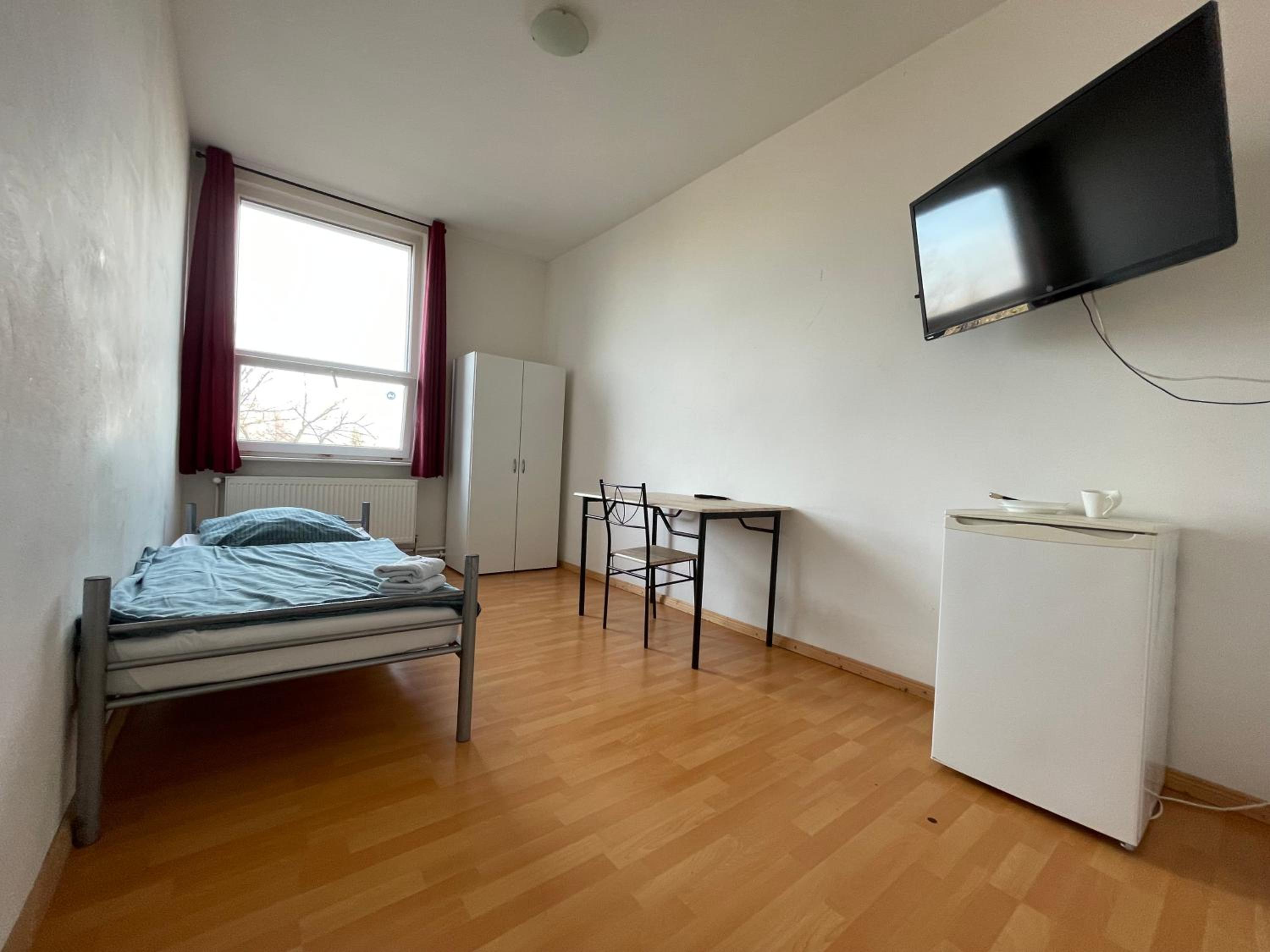 Economy Single Room with Shared Bathroom photo 3