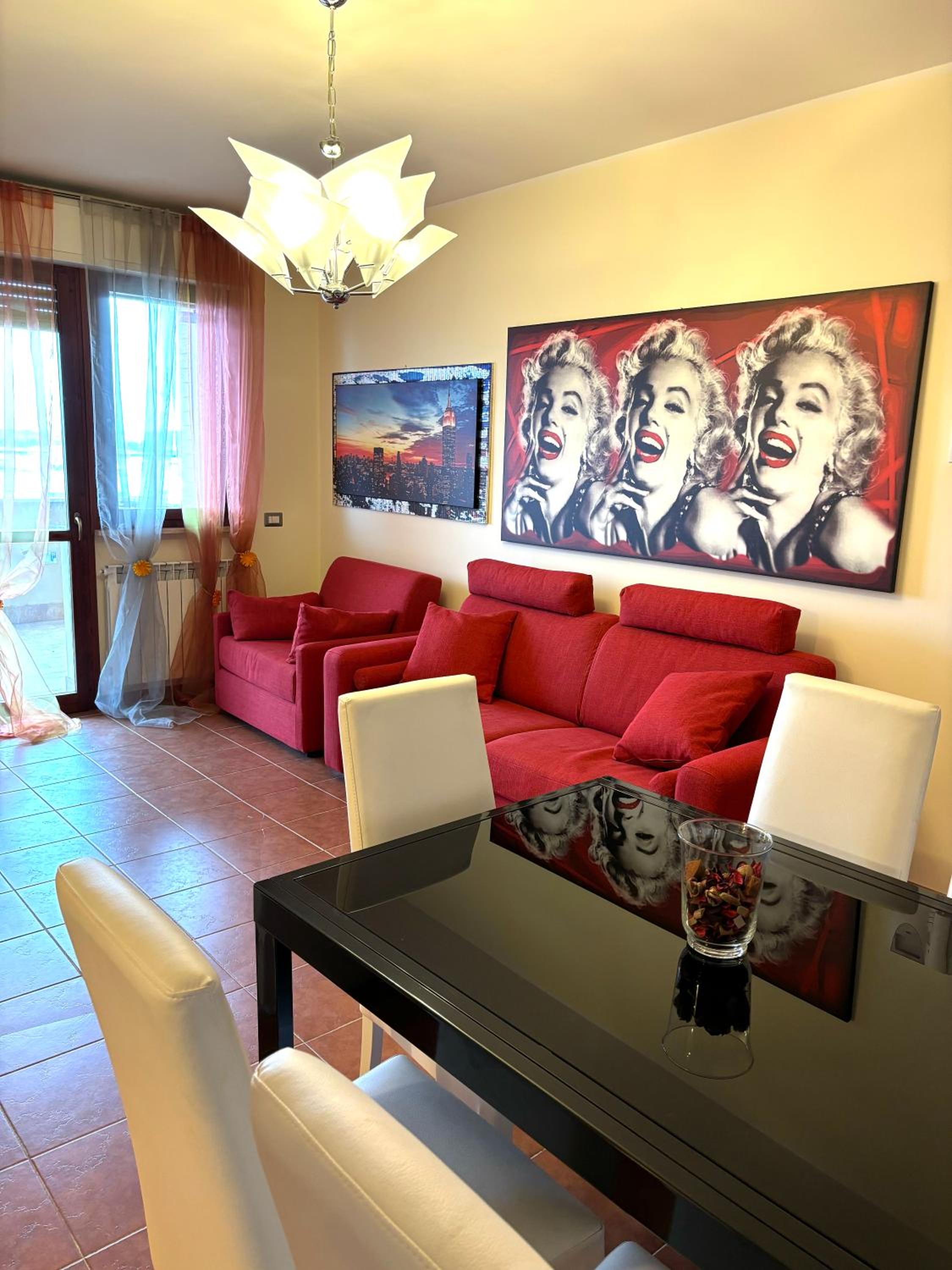 One-Bedroom House photo 1