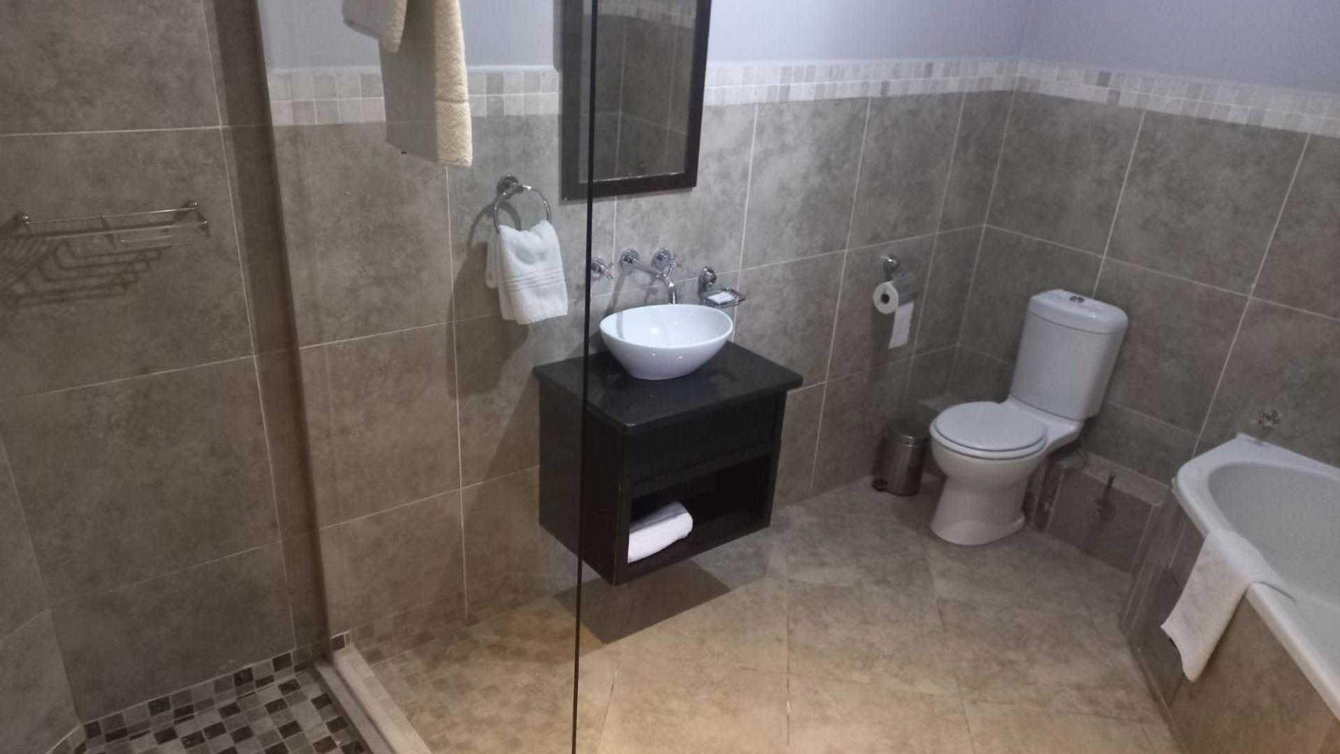 Deluxe Room - Photo 2