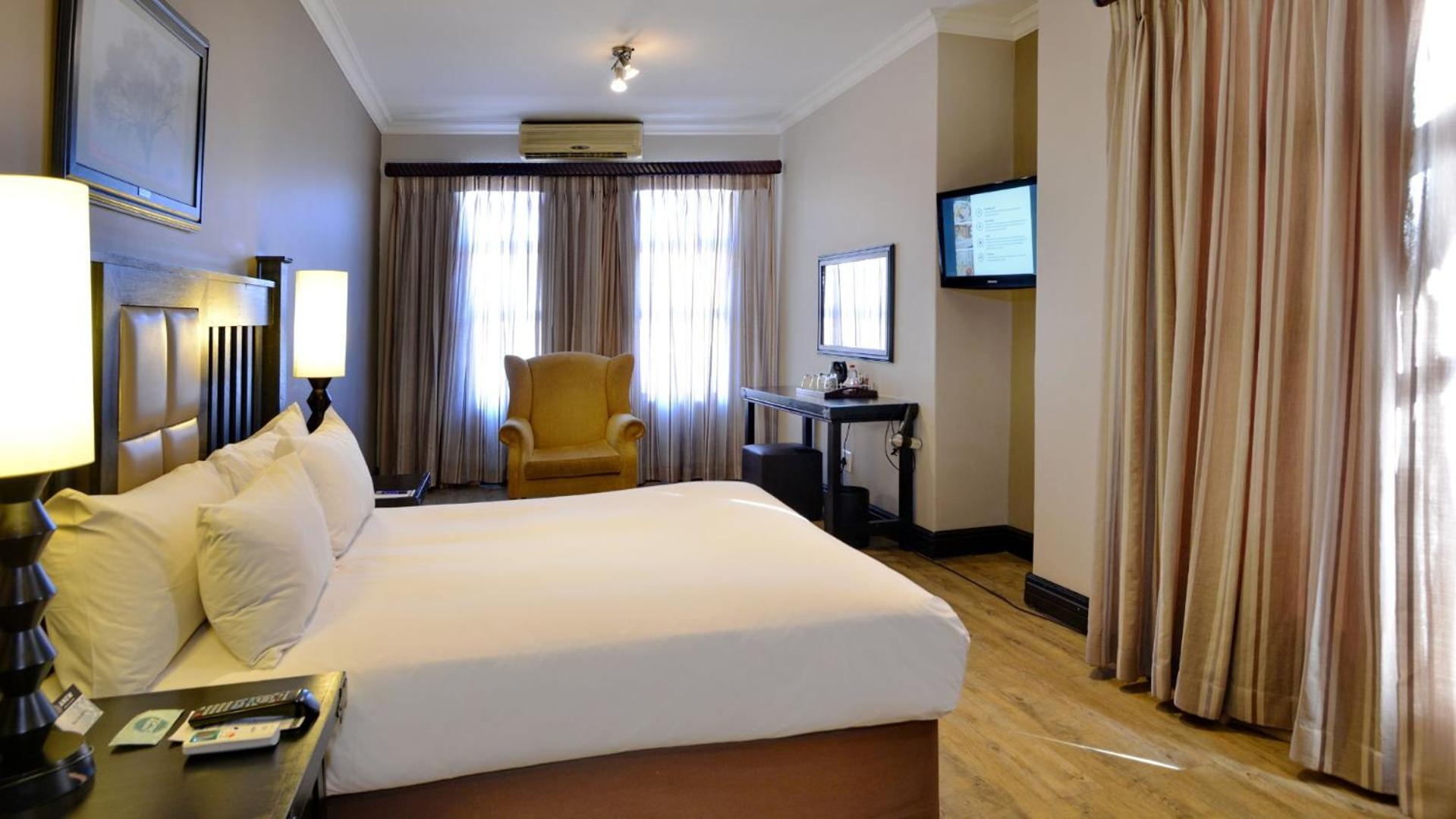 Standard Double Room - Photo 8