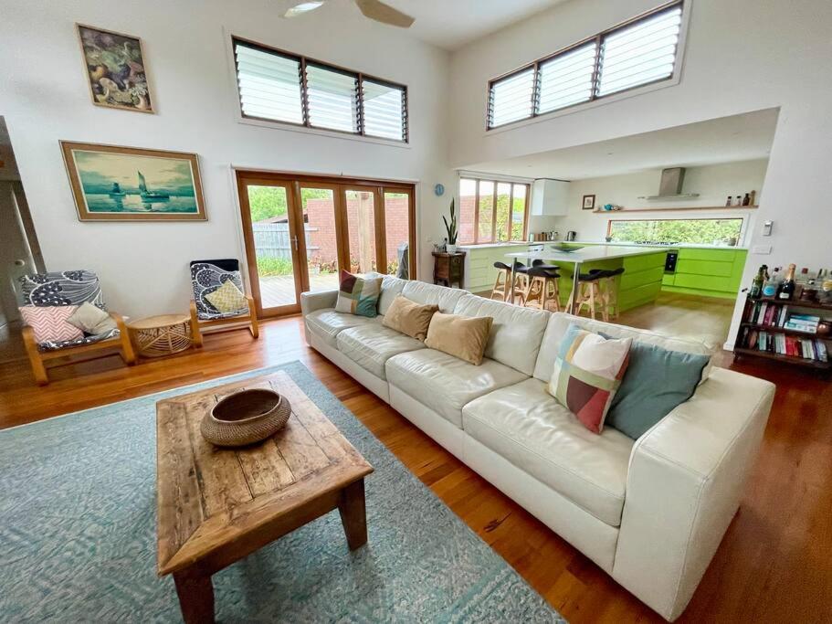Five-Bedroom House photo 1